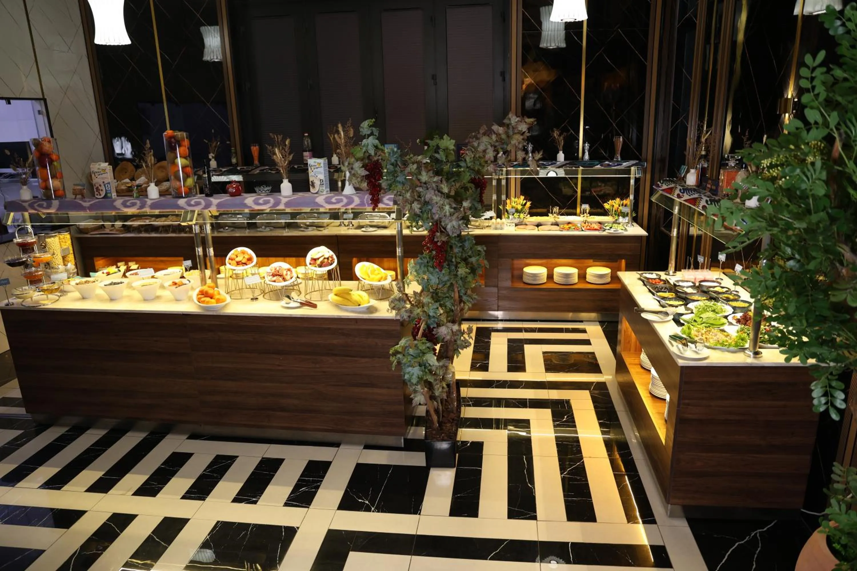 Buffet breakfast in Azimut Hotel Tashkent
