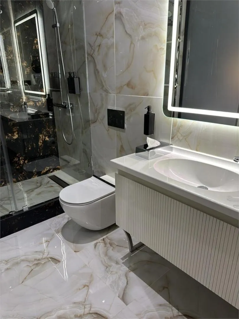 Toilet in Azimut Hotel Tashkent