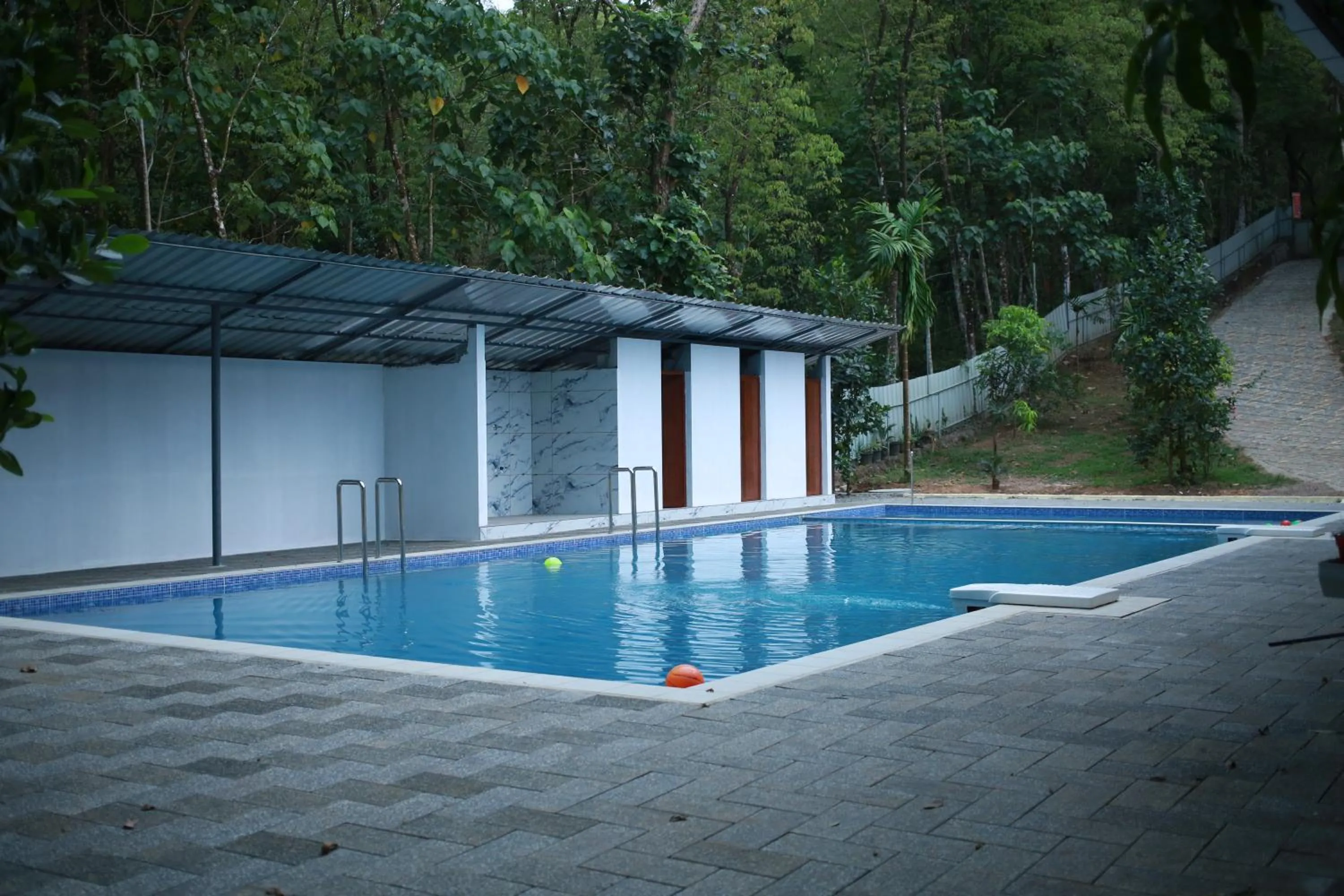 Karingens Resort