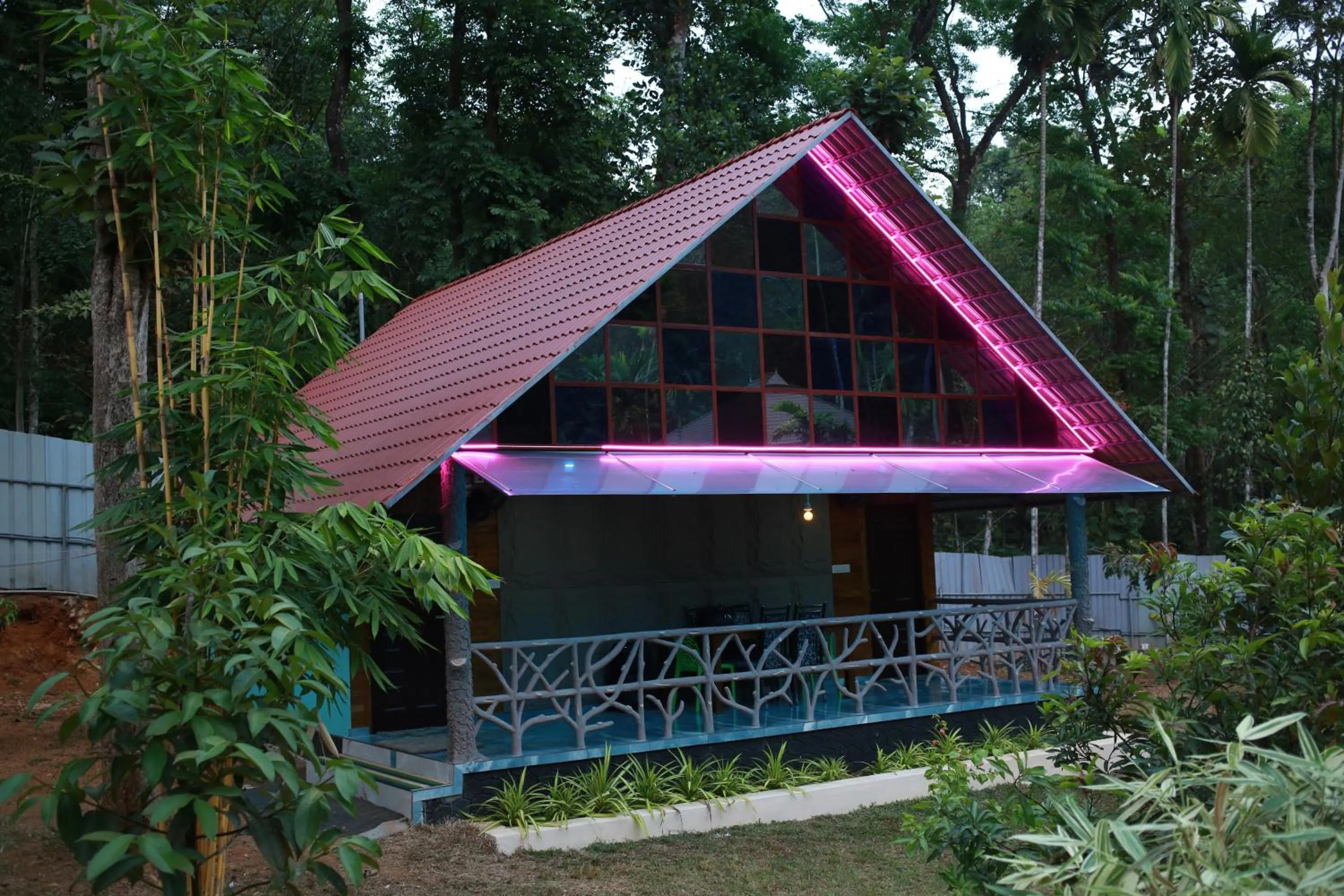 Karingens Resort