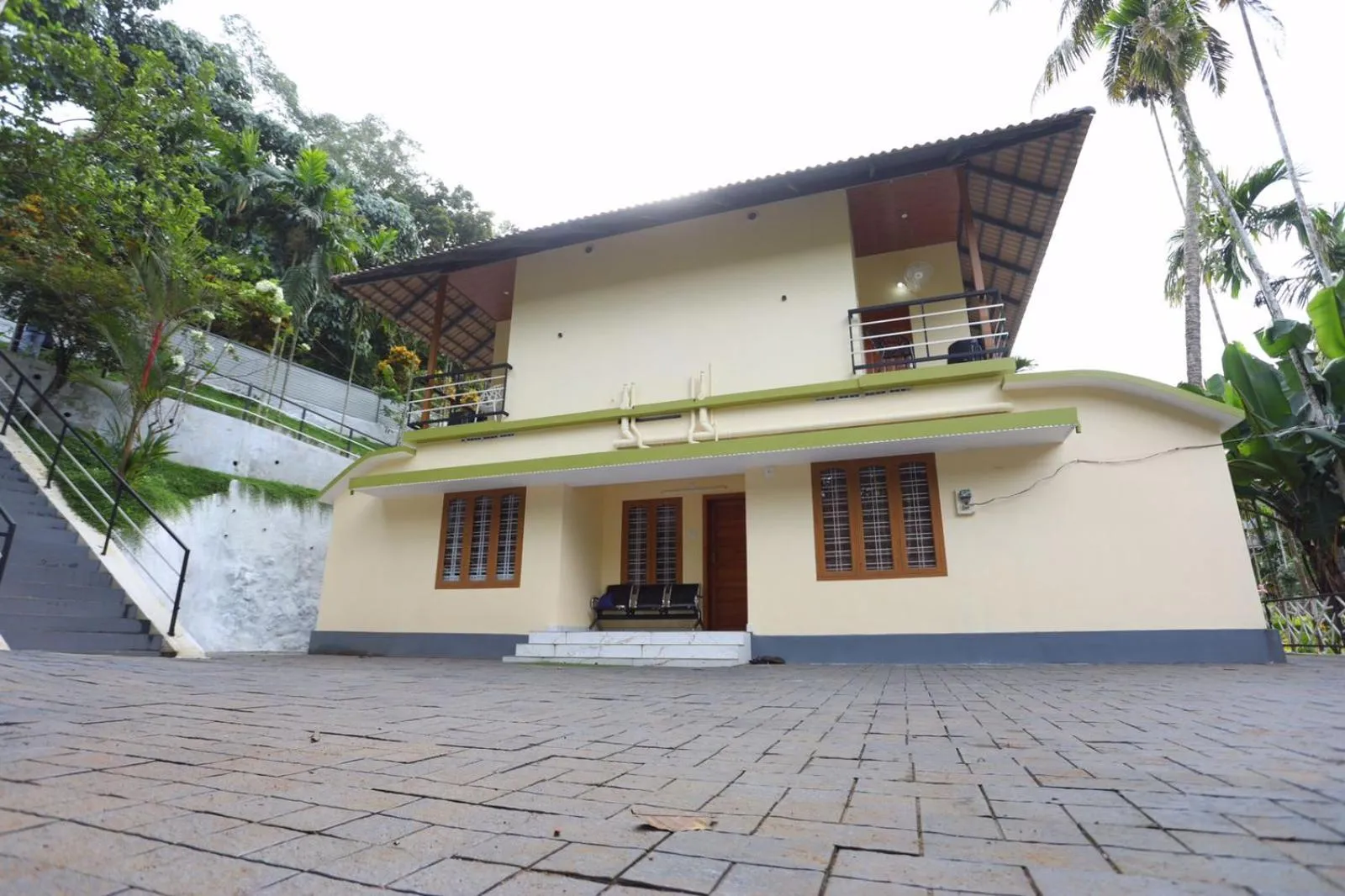 Karingens Resort