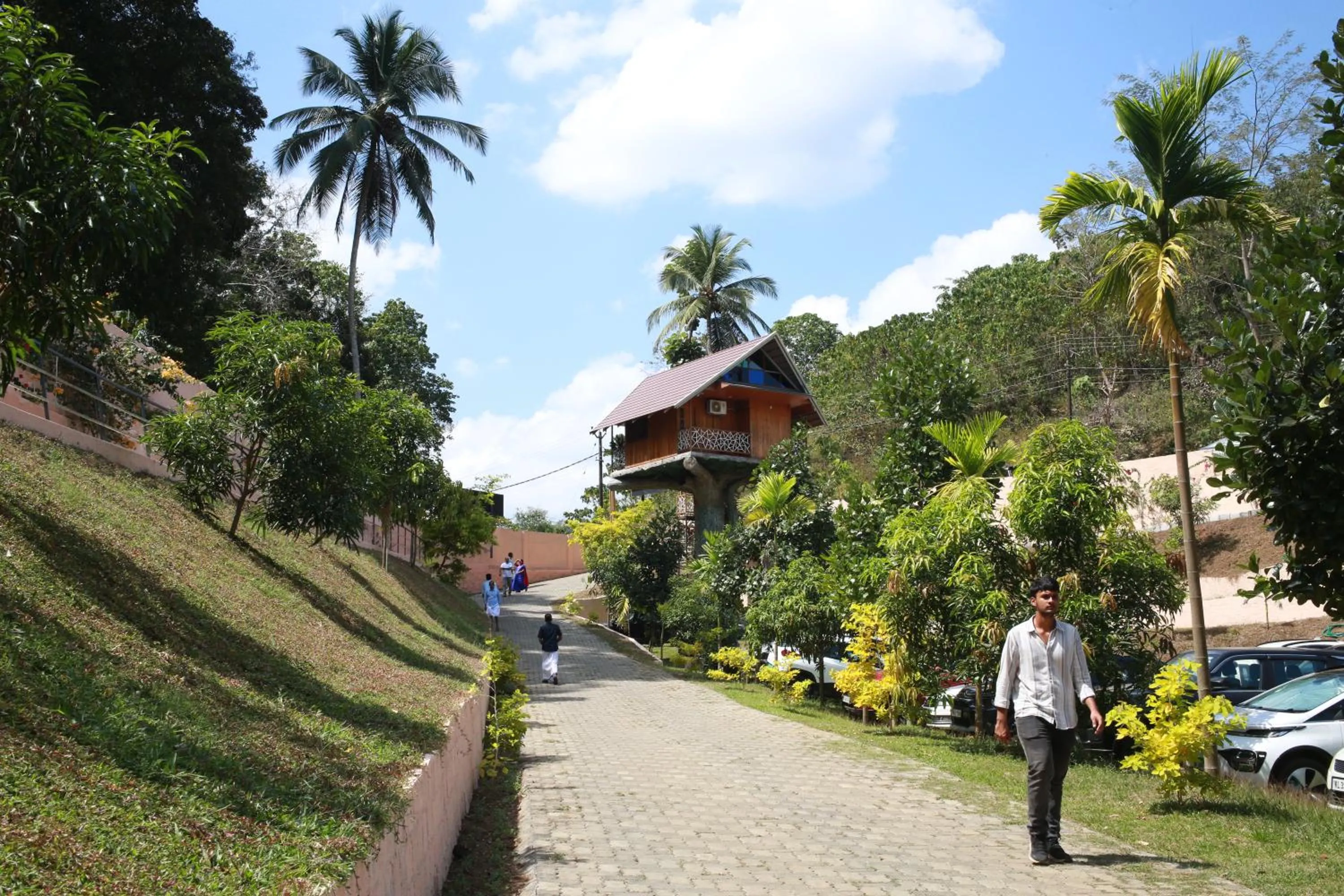 Karingens Resort