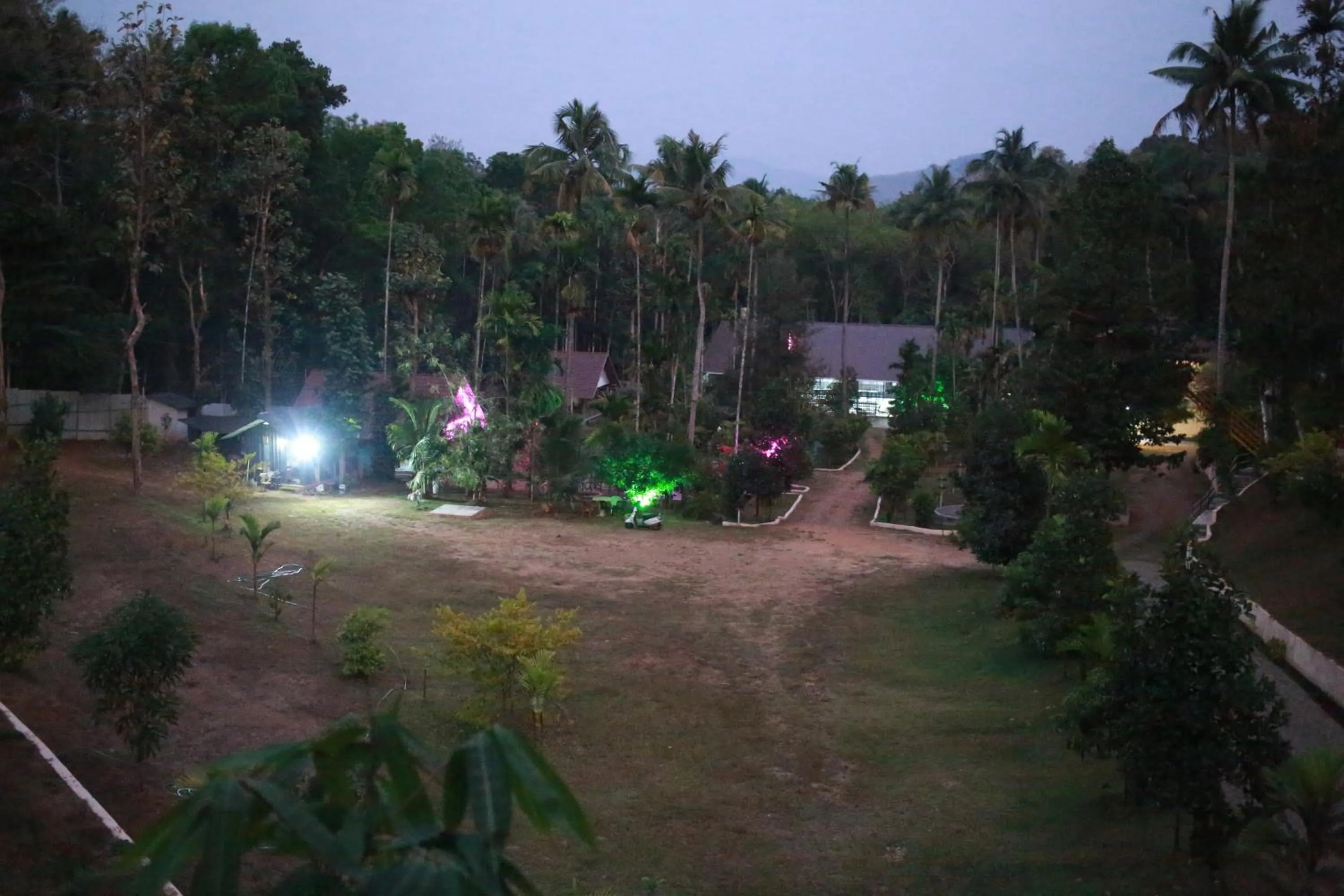 Karingens Resort