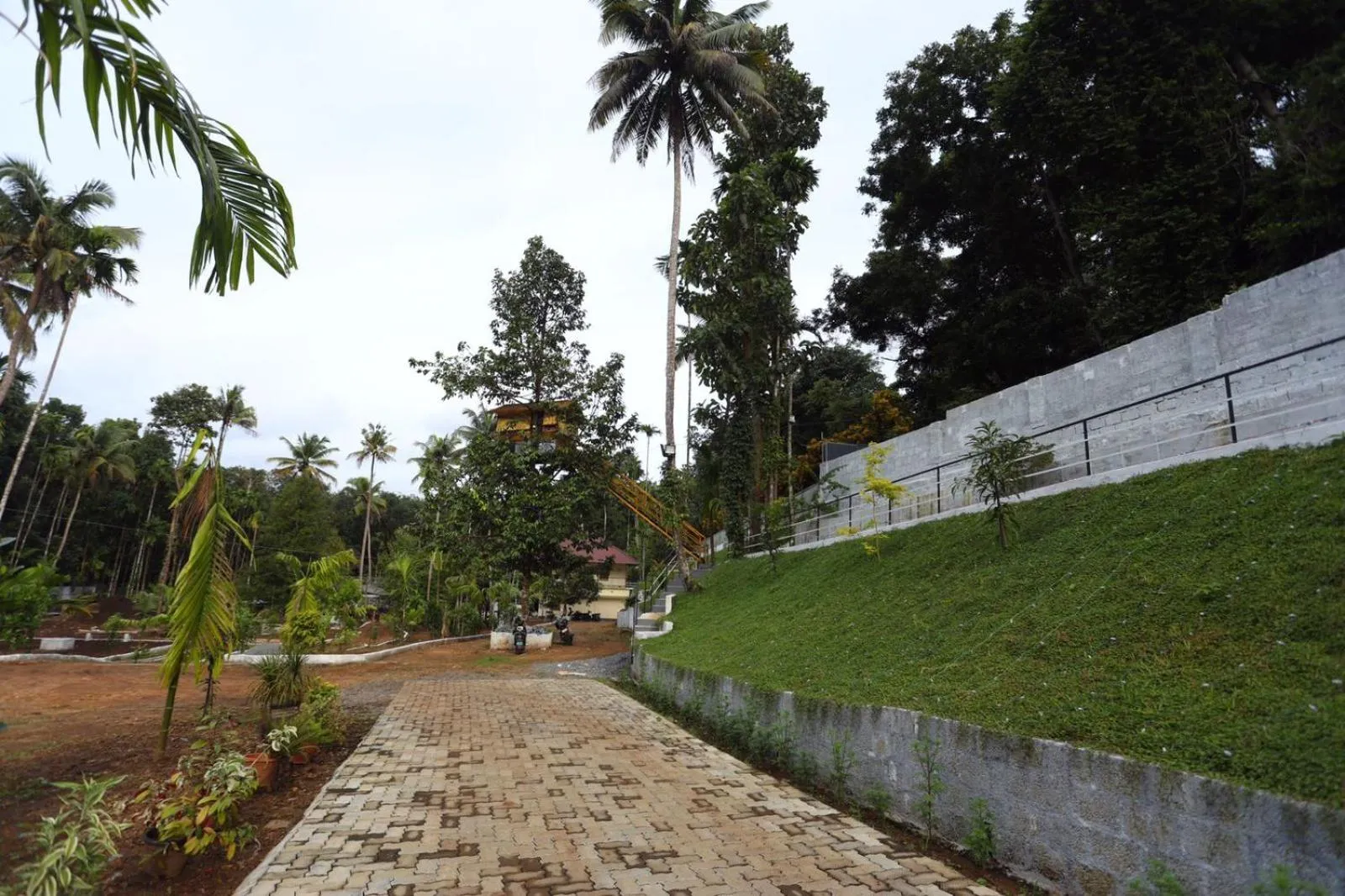 Karingens Resort
