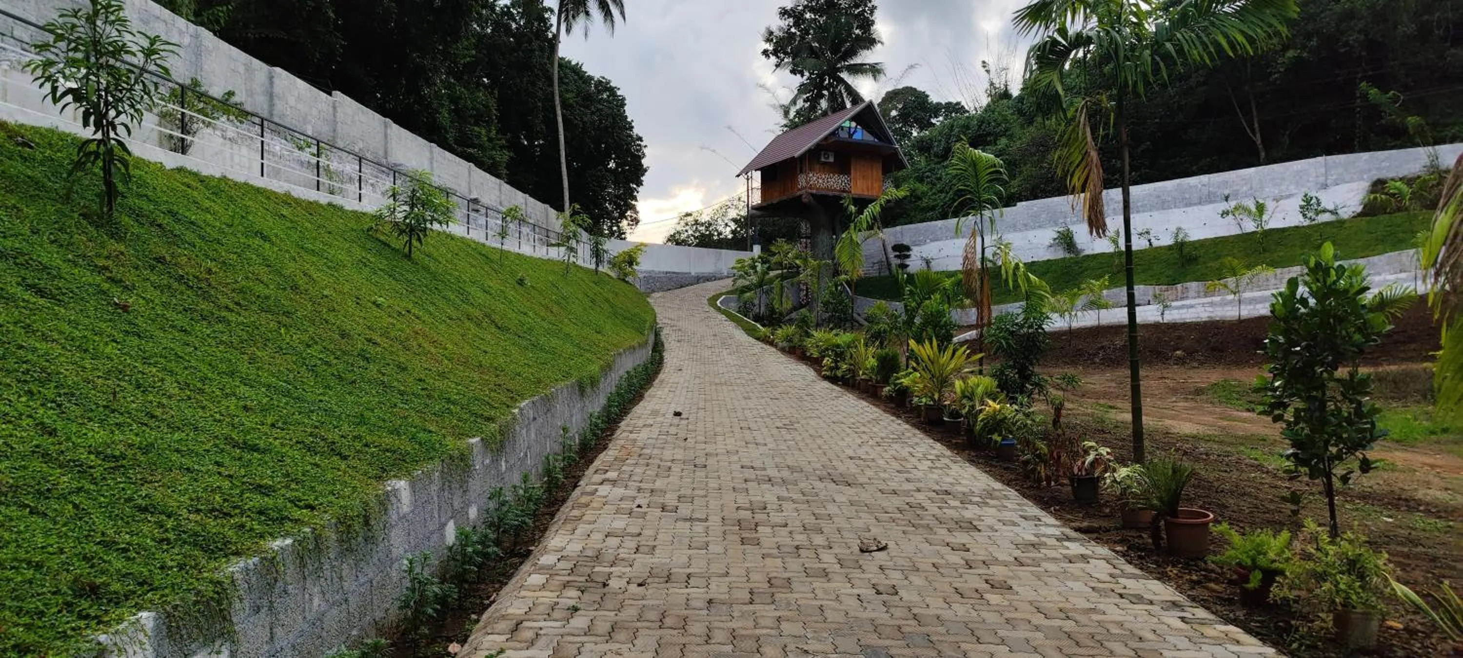 Karingens Resort
