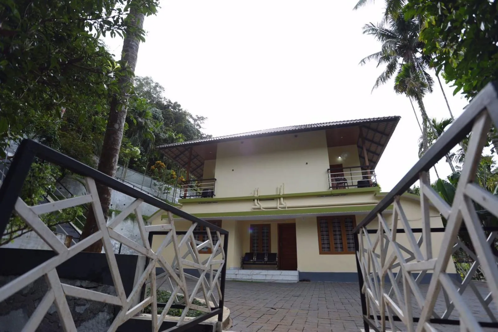 Karingens Resort