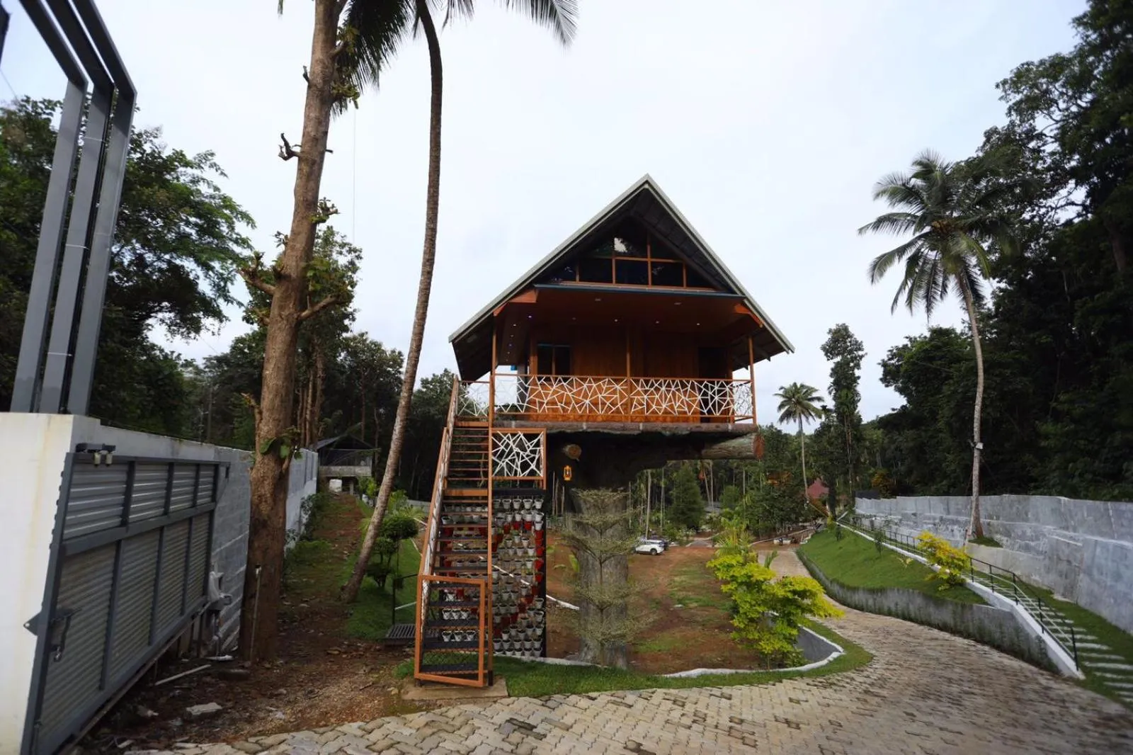 Karingens Resort