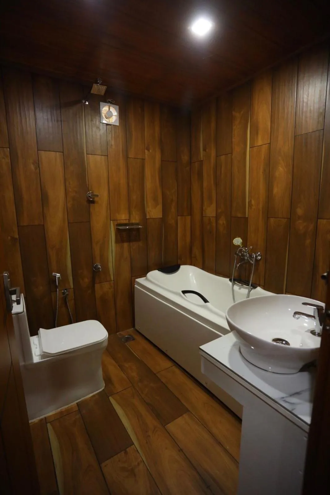 Karingens Resort