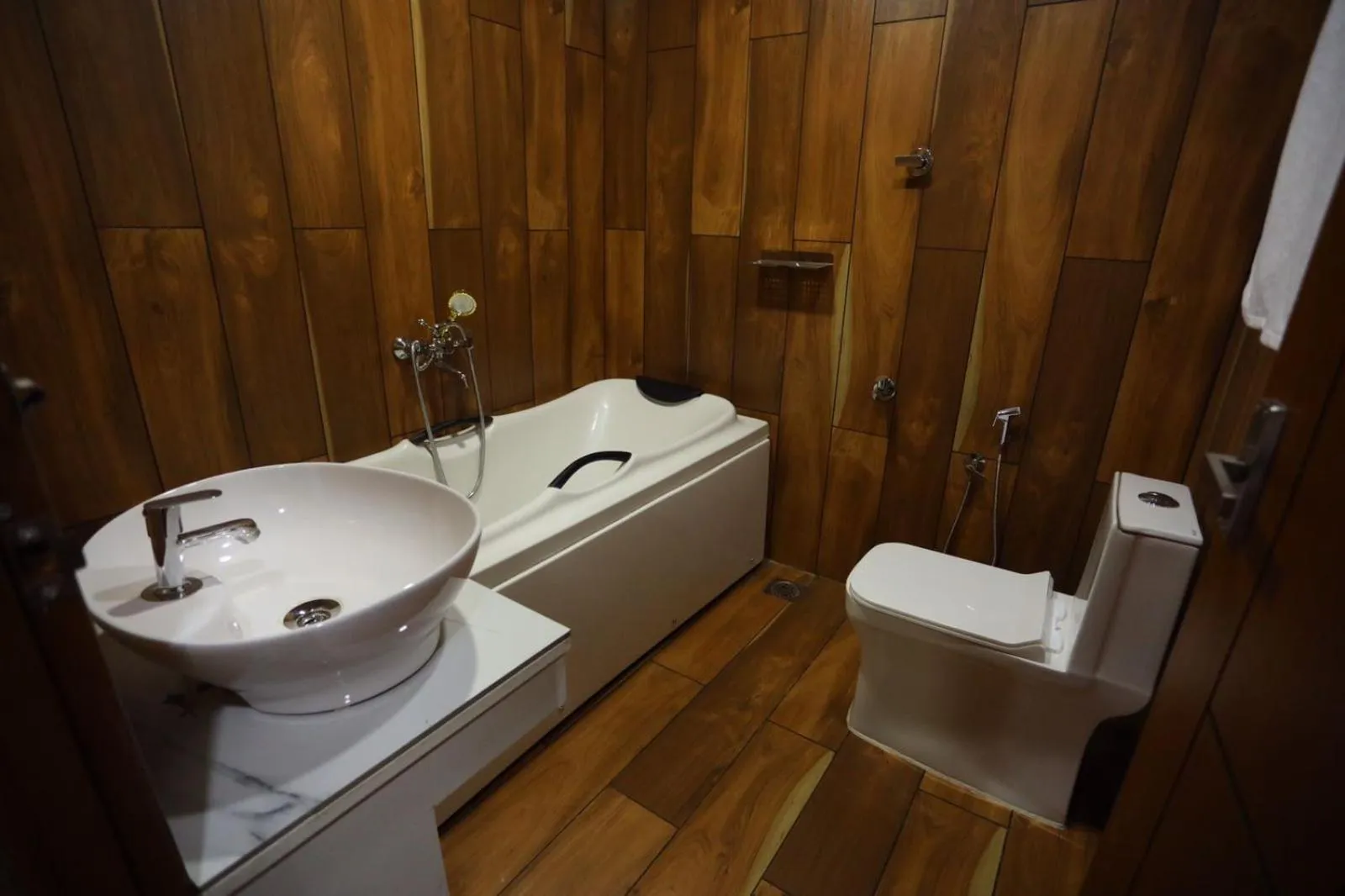 Karingens Resort