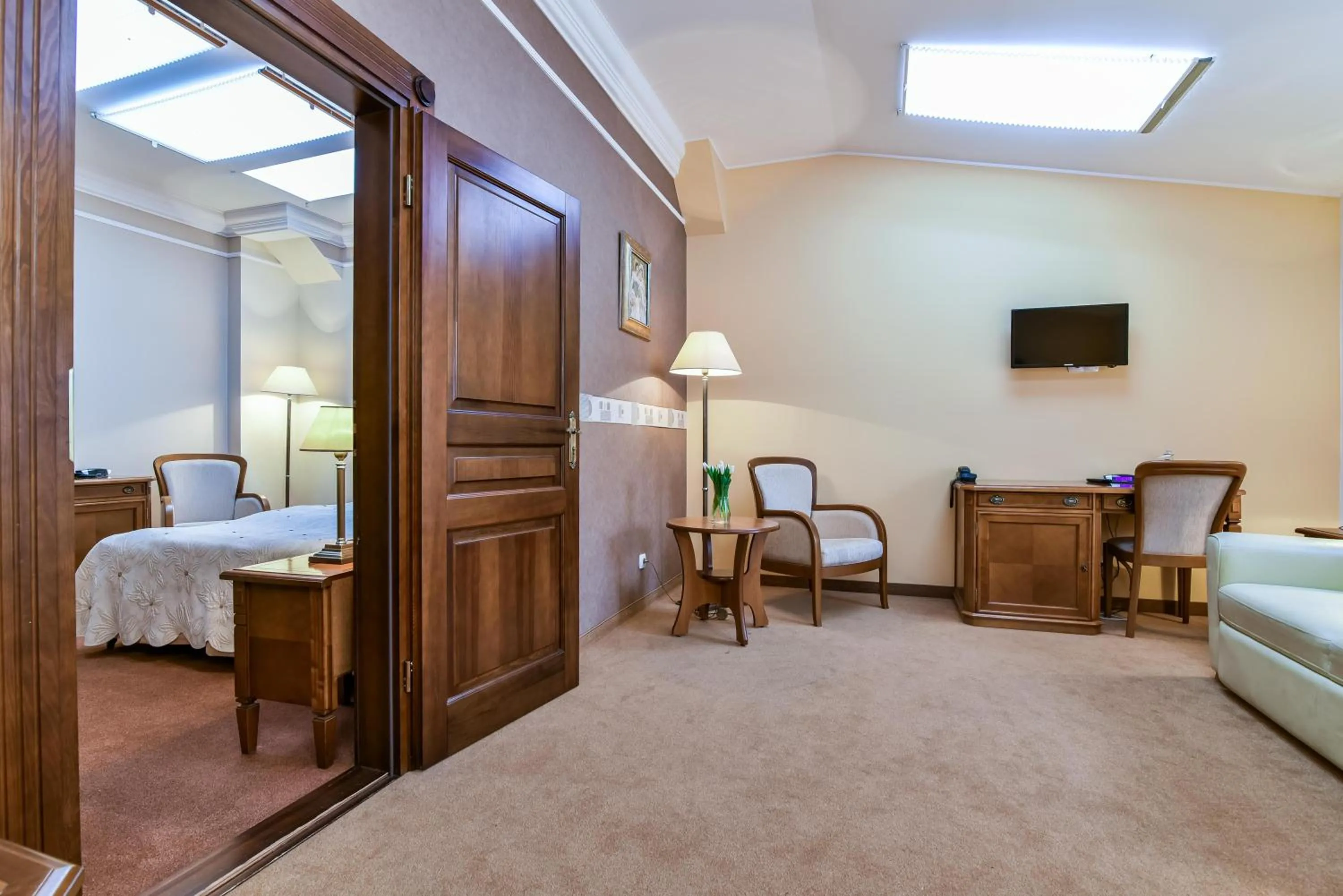 Living room, Bed in Hotel SPA Wieniawa