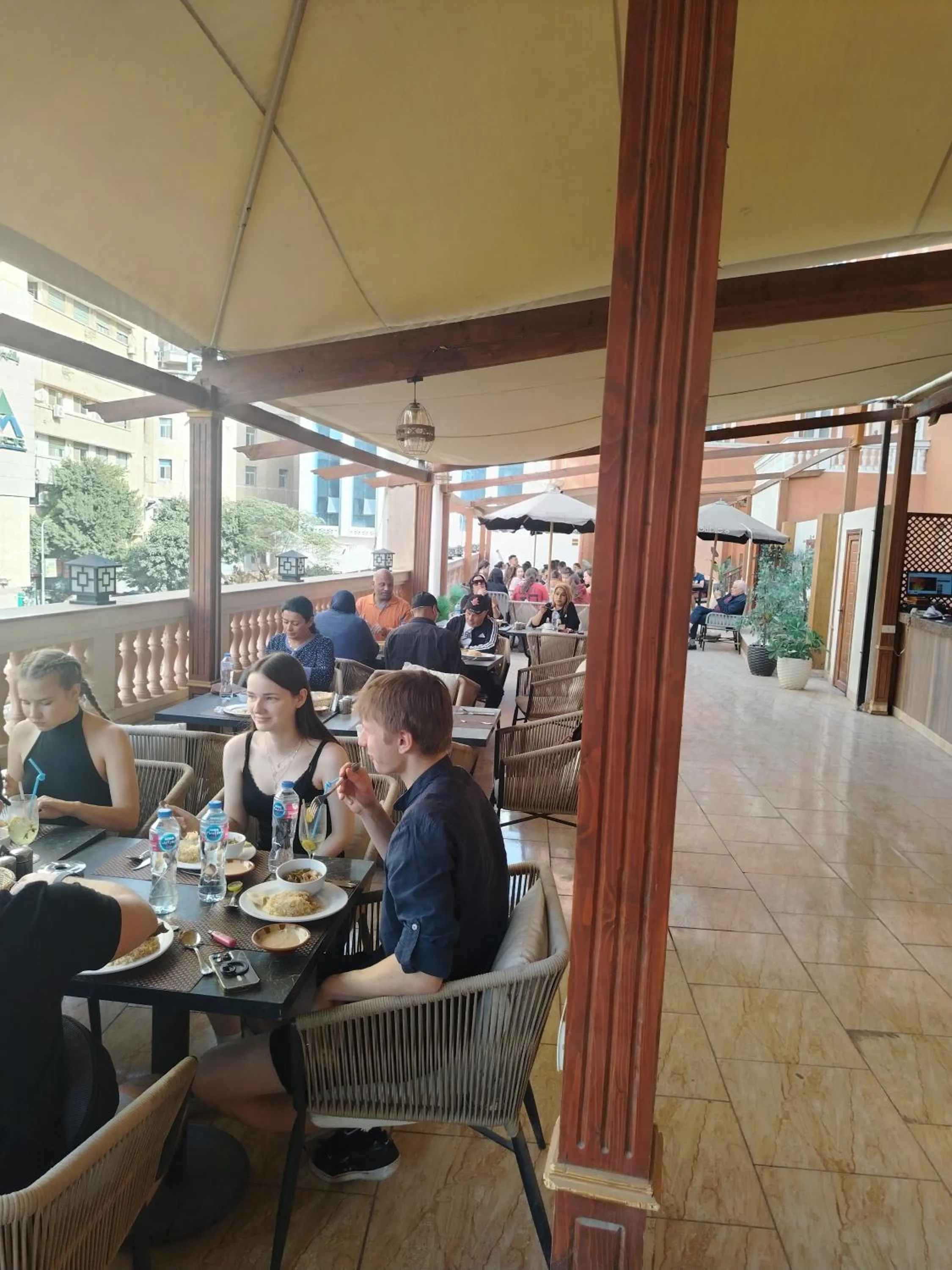 Restaurant/places to eat in Victoria Cairo Hotel