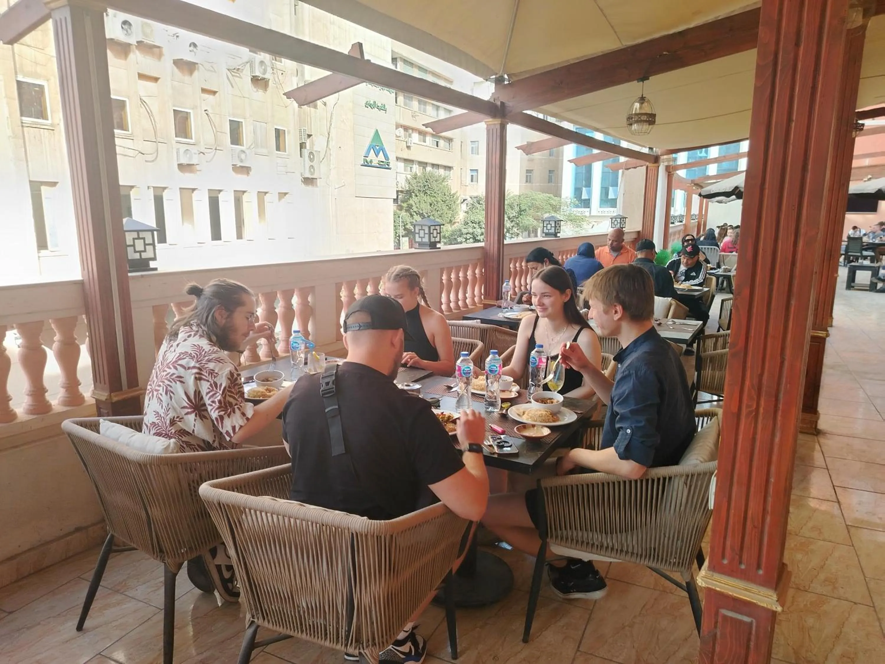 Restaurant/places to eat in Victoria Cairo Hotel