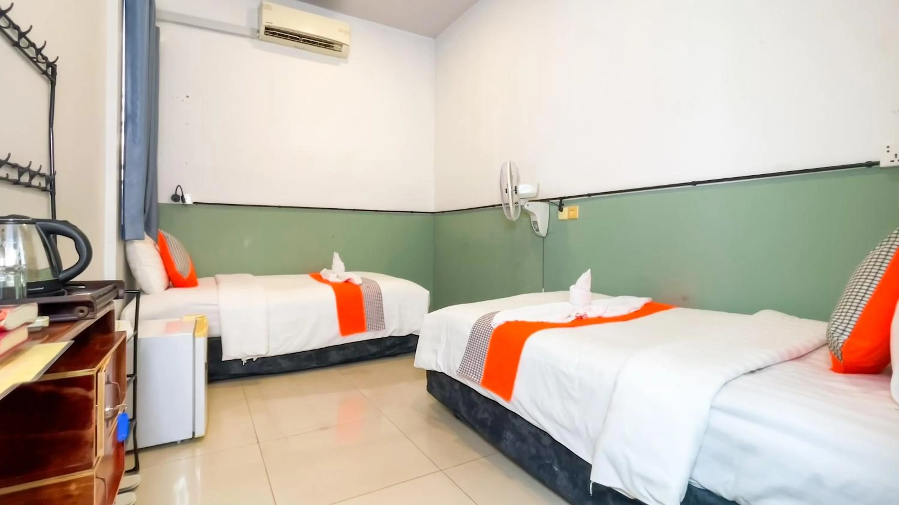 Bed in The Center Point