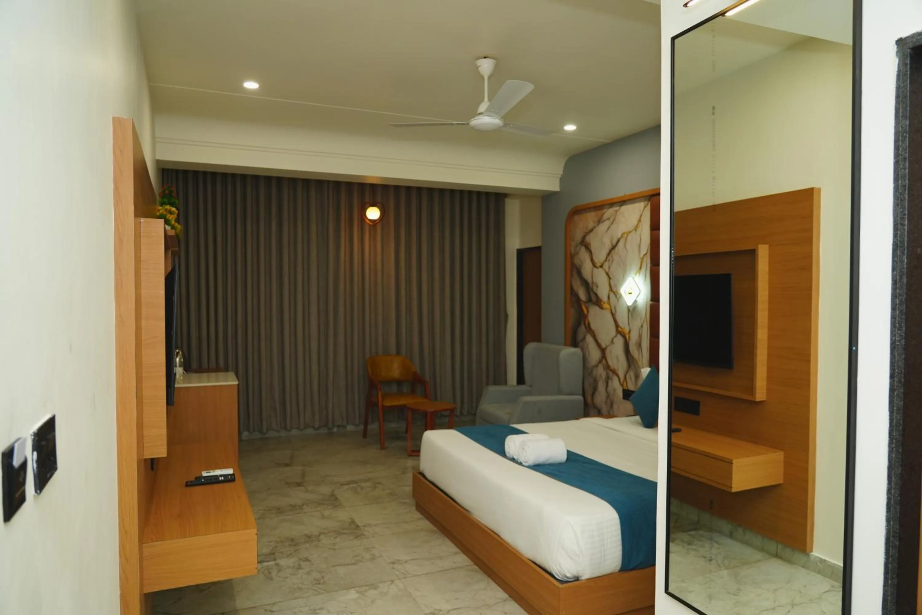 Bedroom, Bed in Hotel Leela's