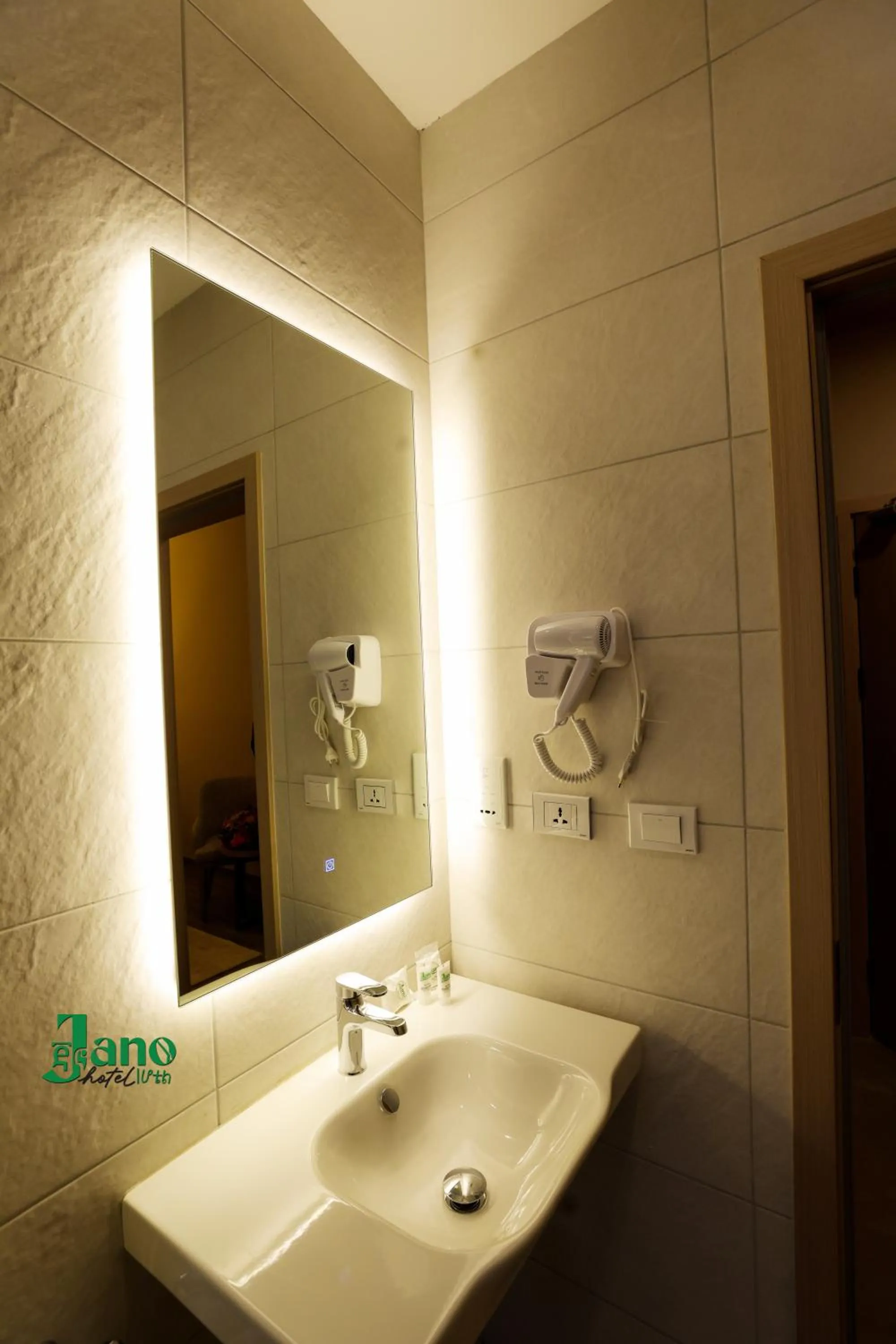 Bathroom in Jano Hotel
