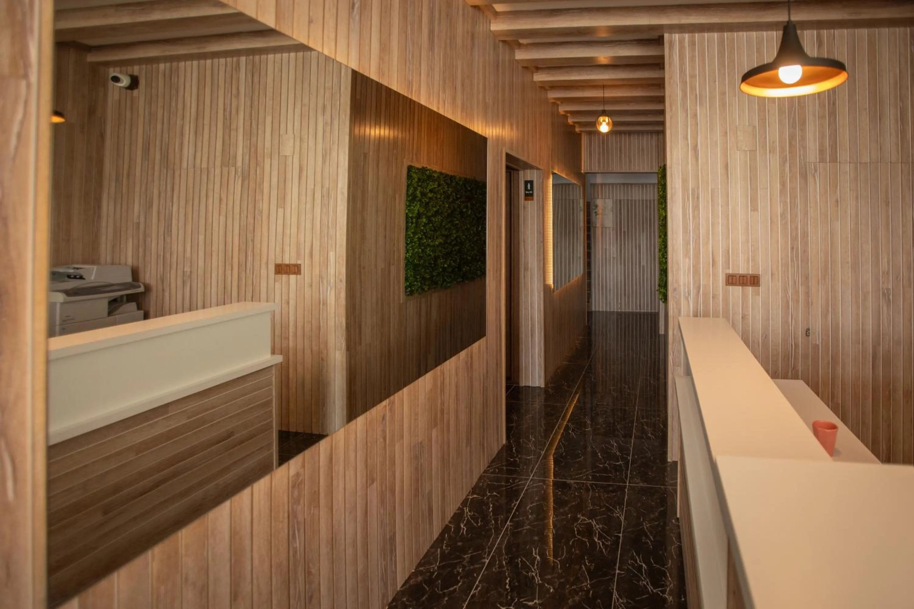 Lobby or reception in E87 Highway Otel