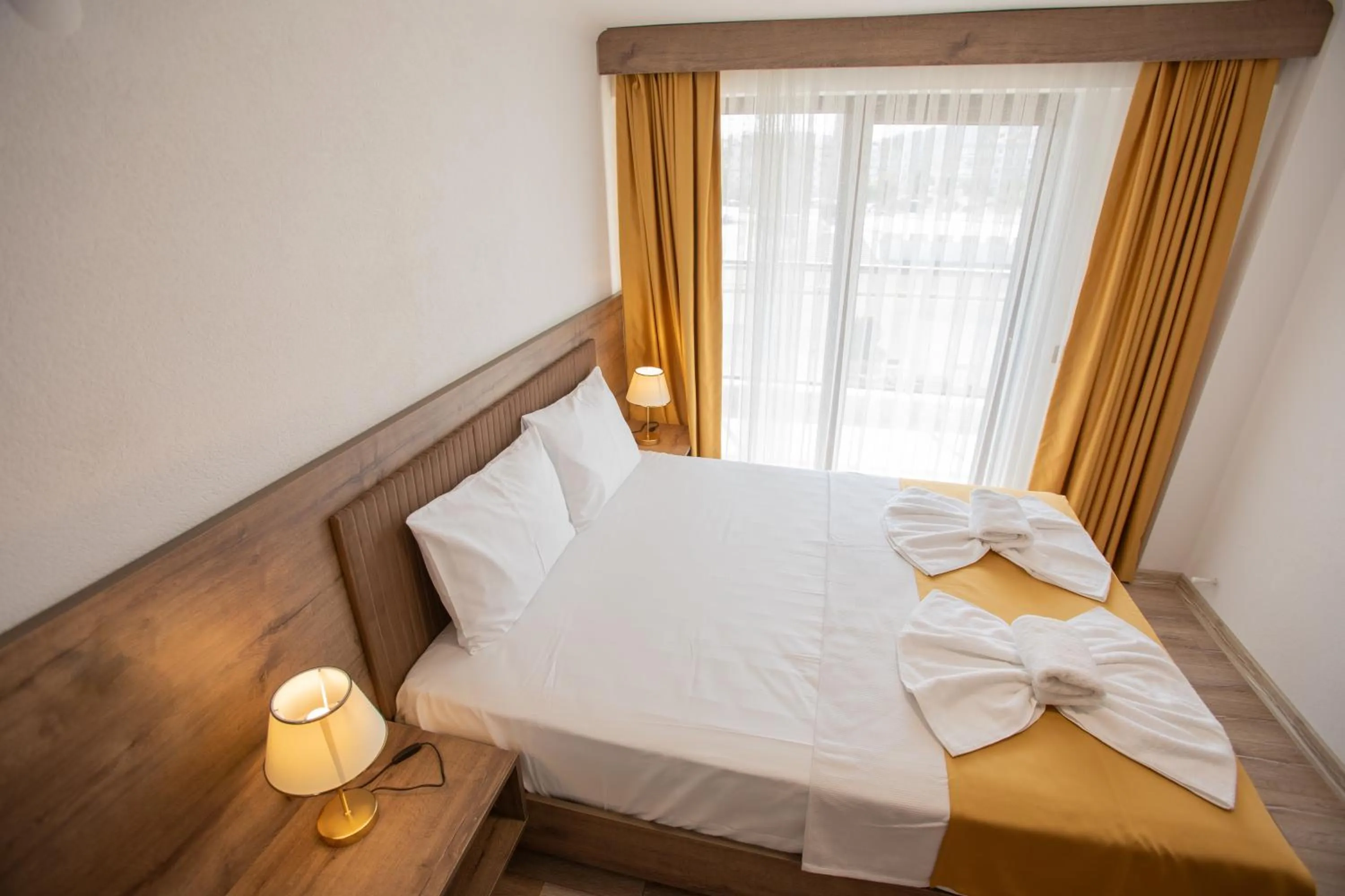 Bed in E87 Highway Otel