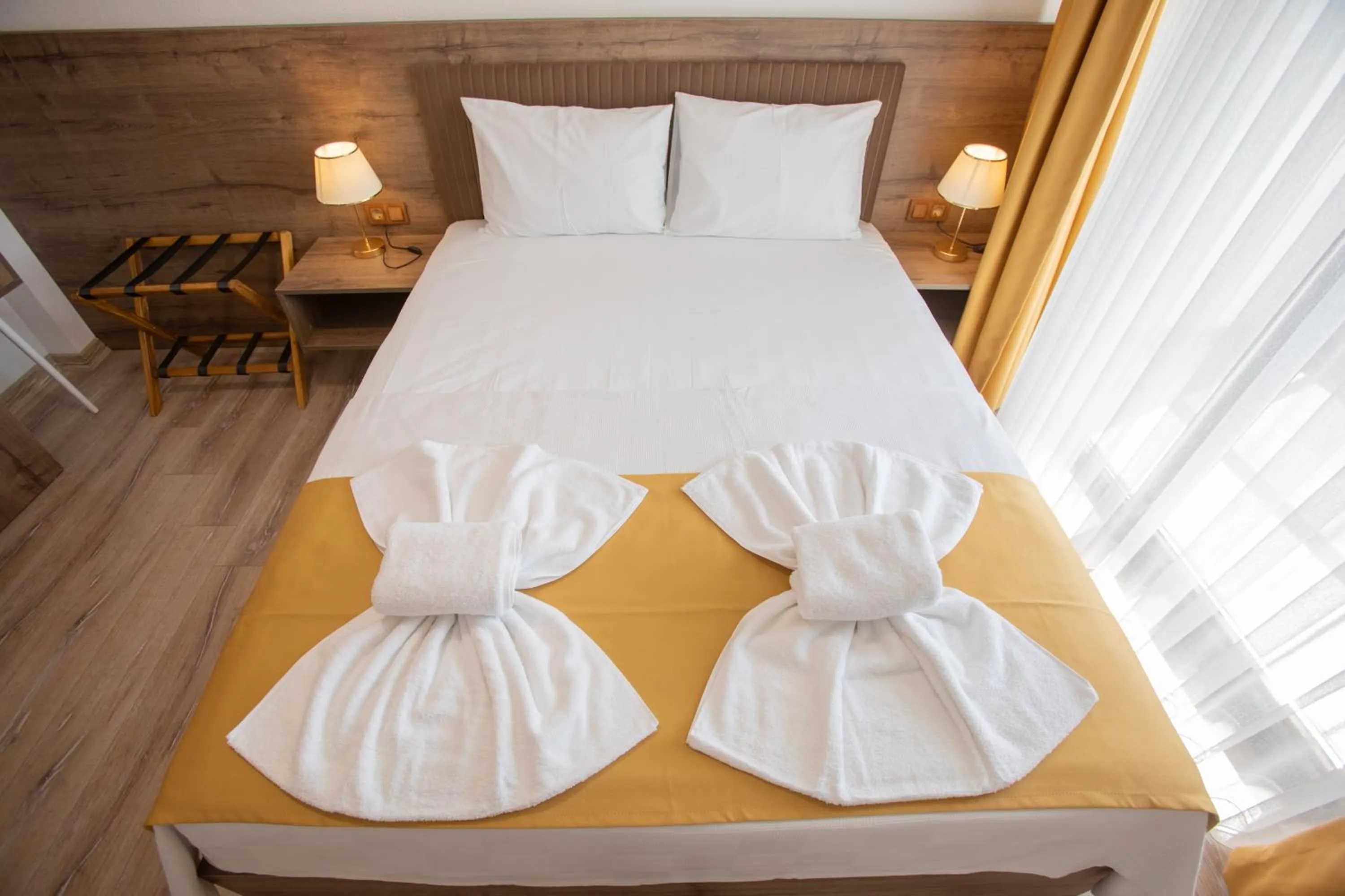 Bed in E87 Highway Otel