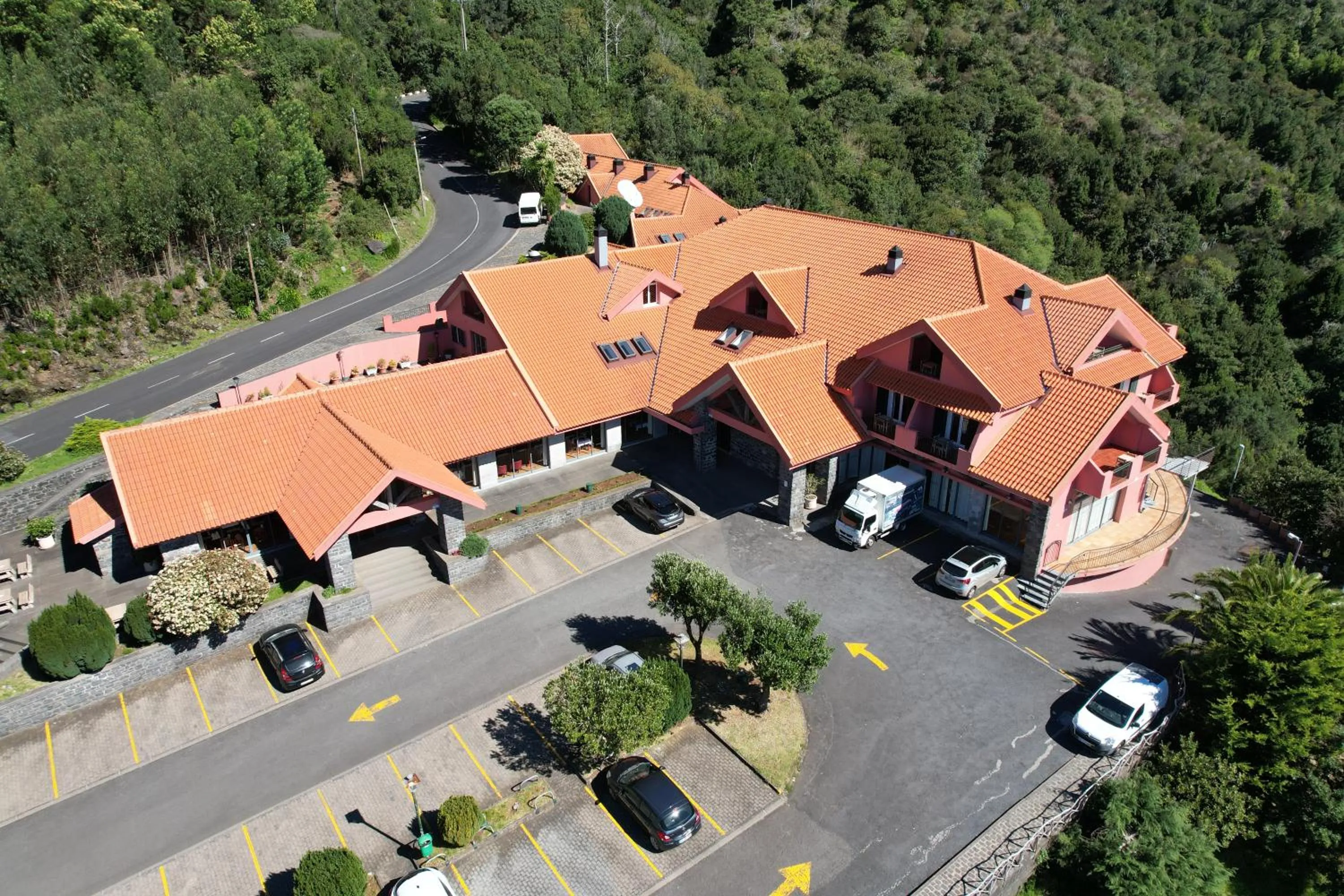 Property building in Valley View Hotel Encumeada
