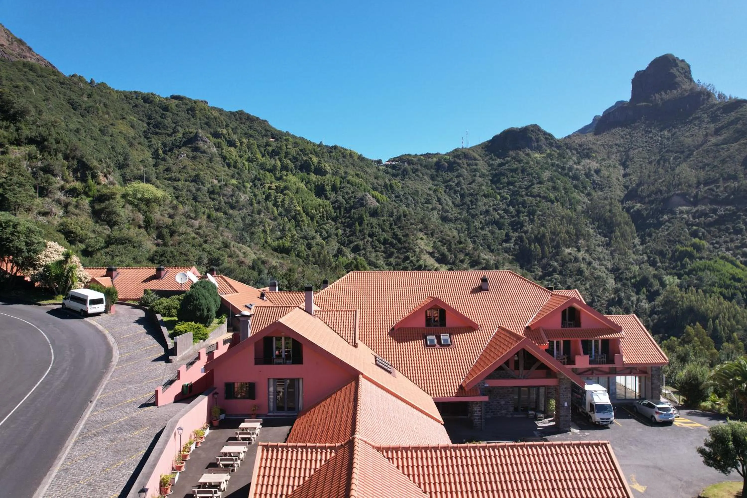 Property building in Valley View Hotel Encumeada