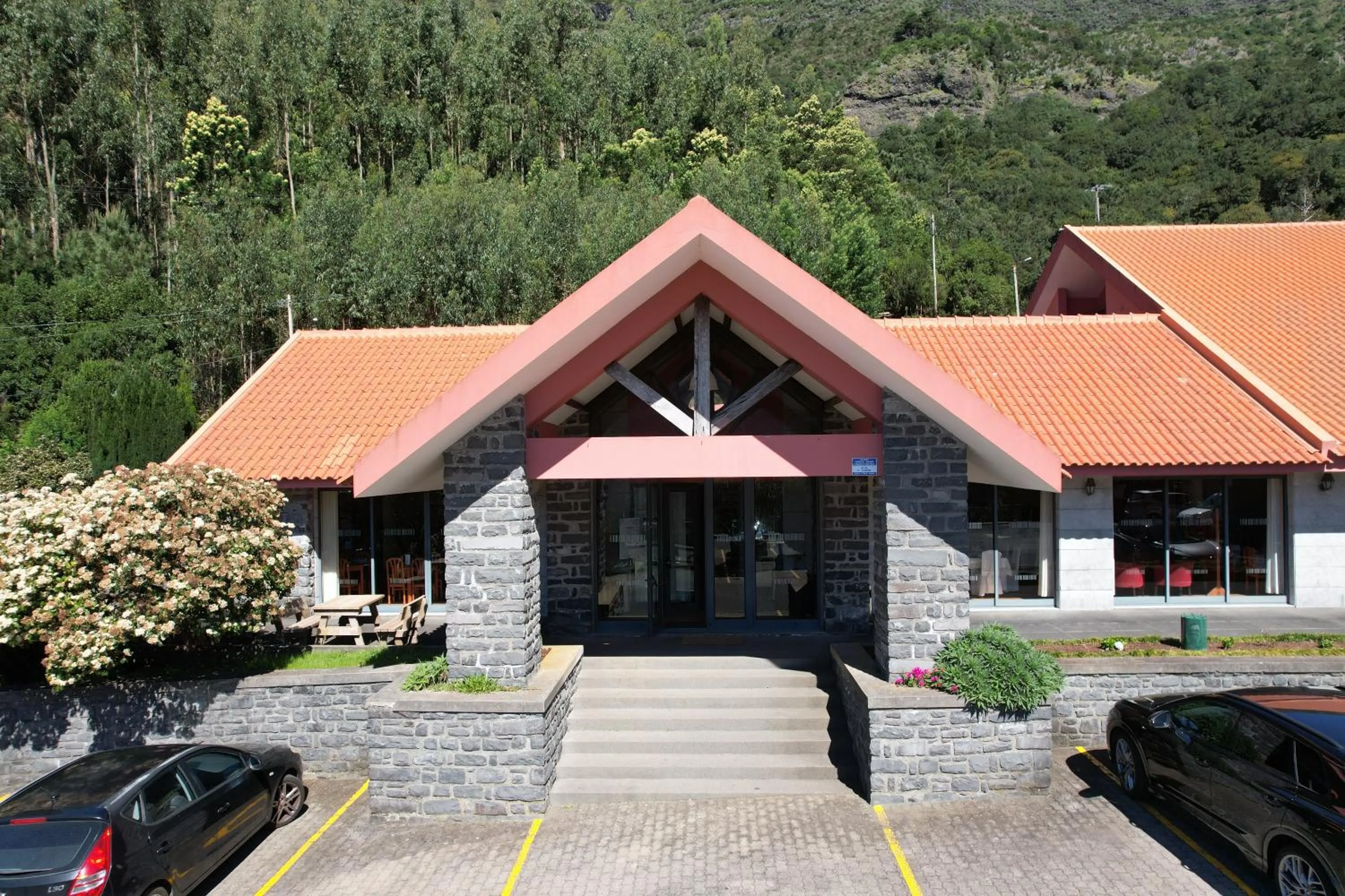 Restaurant/places to eat in Valley View Hotel Encumeada