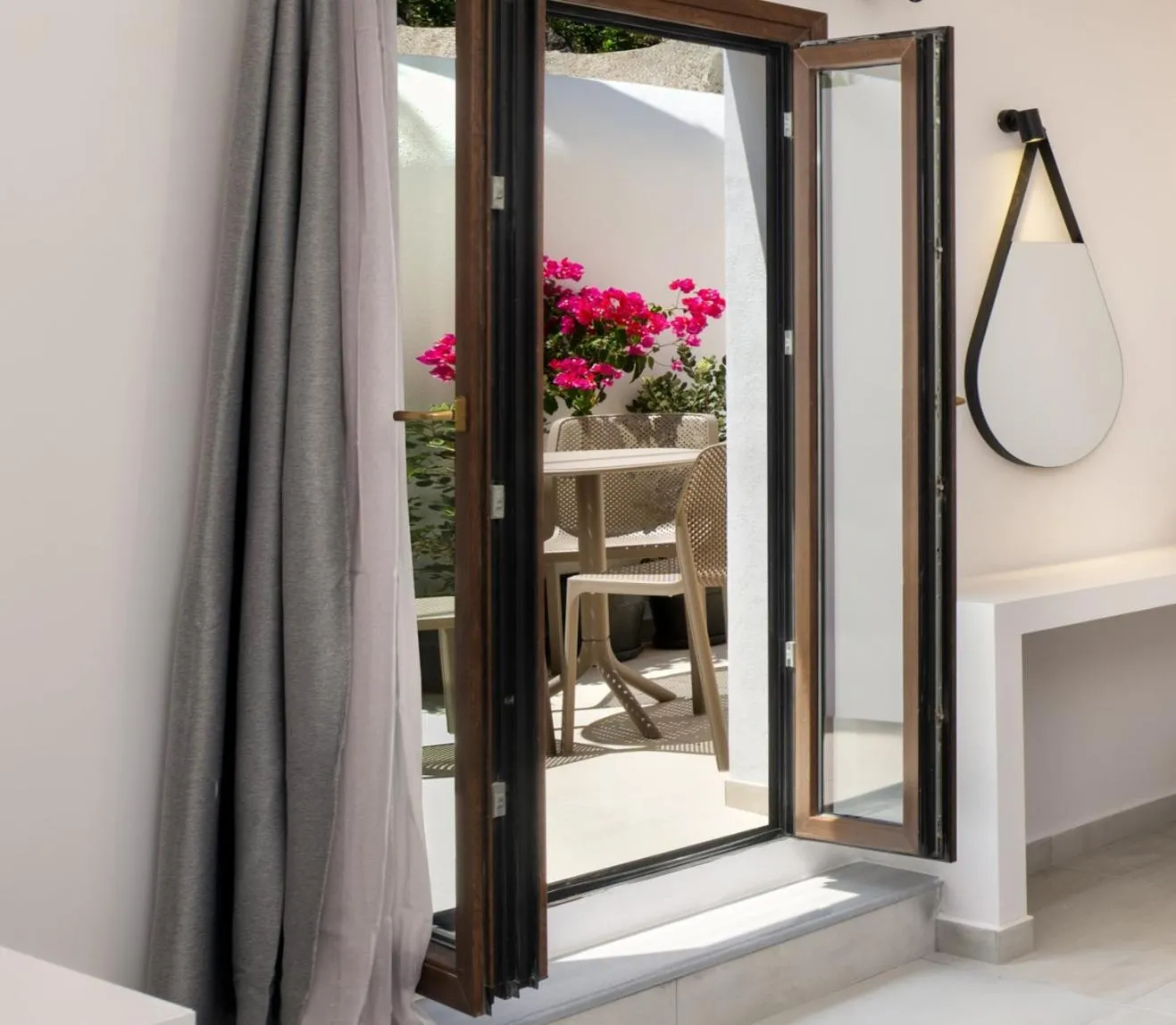 Santorinn Suites Fira