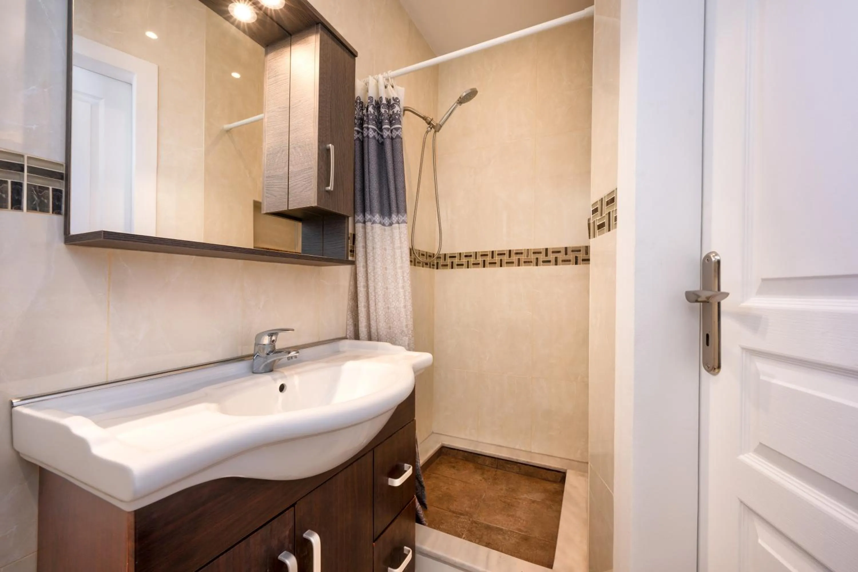 Santorinn Suites Fira