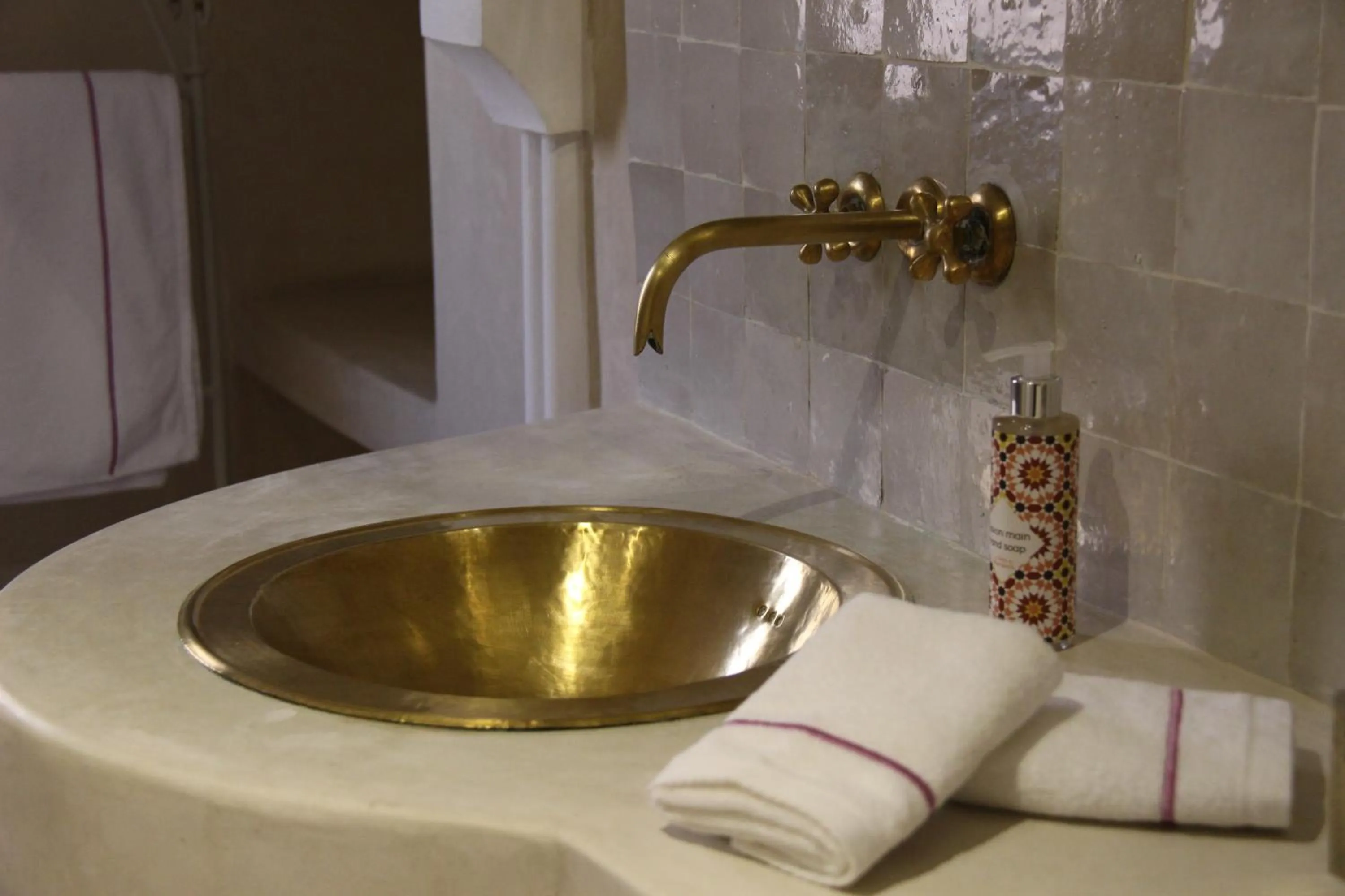 Bathroom in Riad Emberiza Sahari