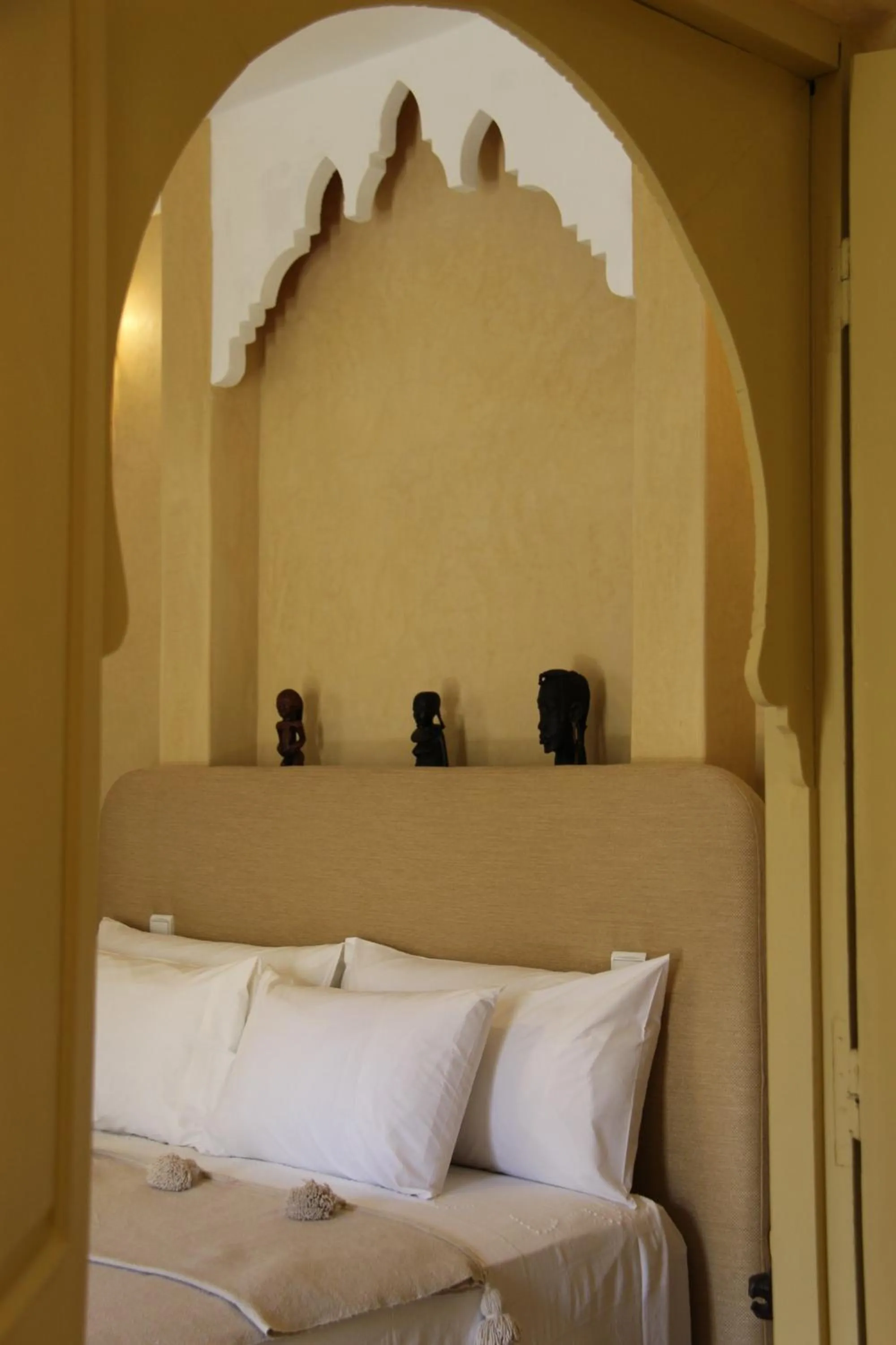 Bed in Riad Emberiza Sahari