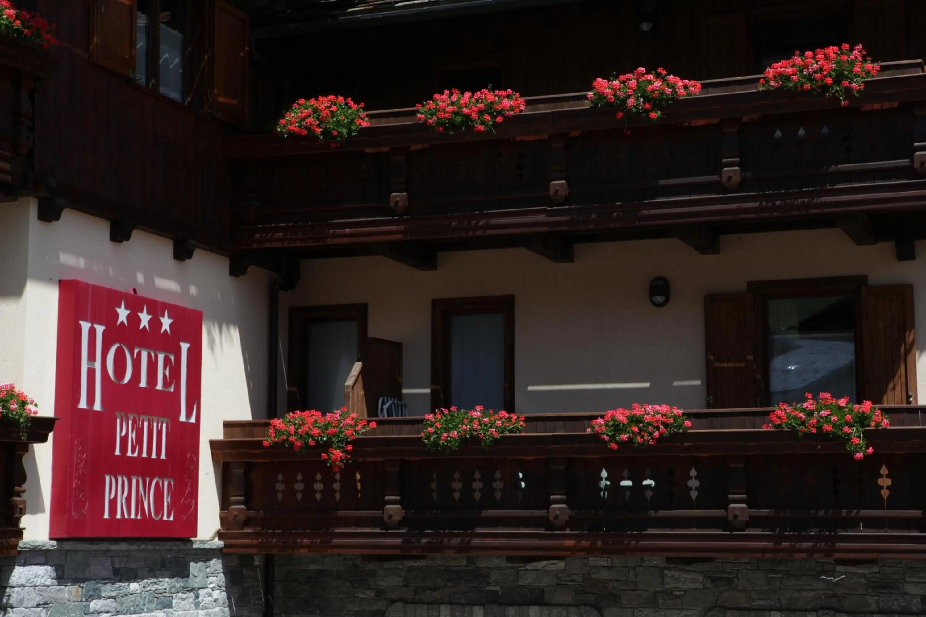 Facade/entrance in Hotel Petit Prince