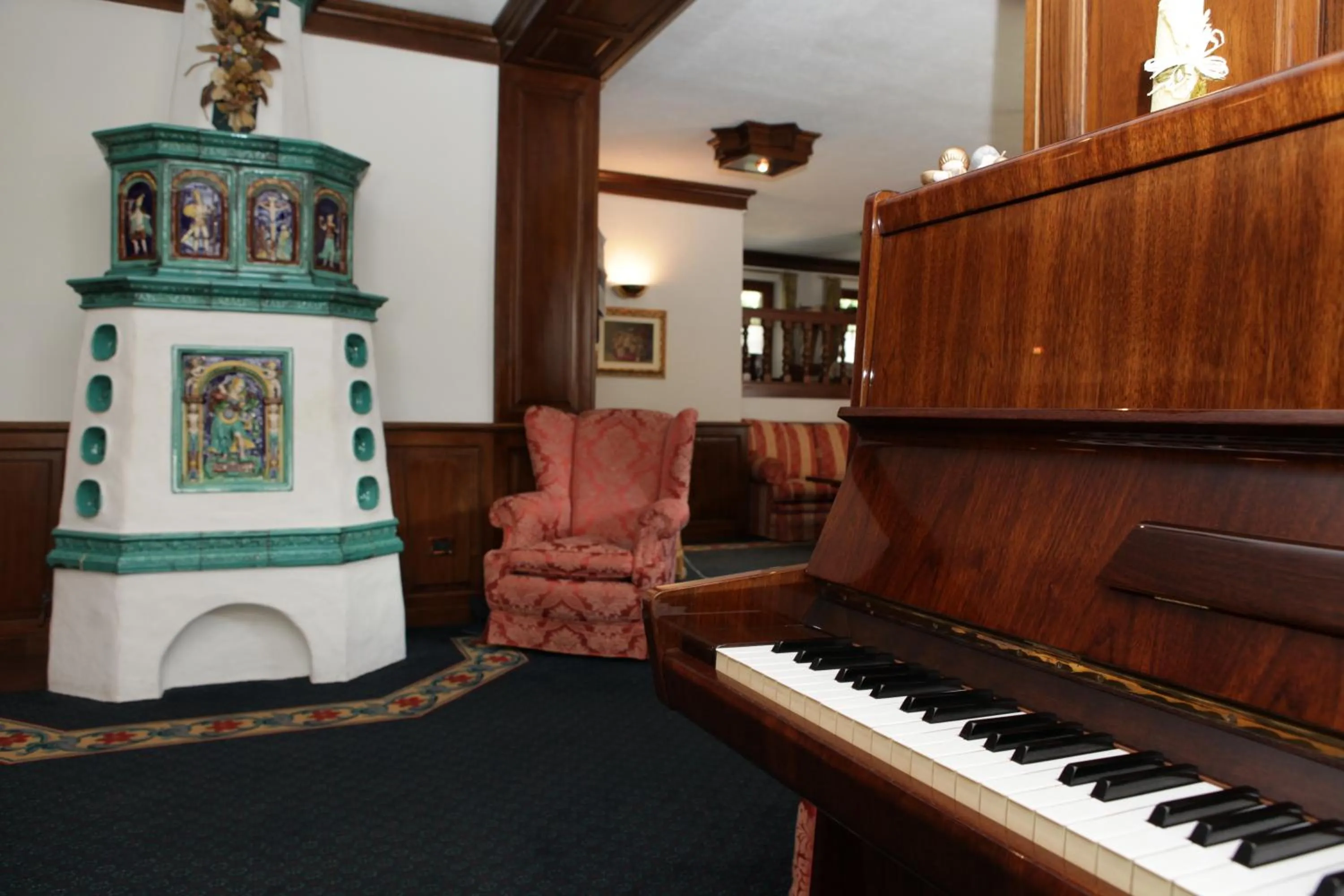 Communal lounge/ TV room in Hotel Petit Prince