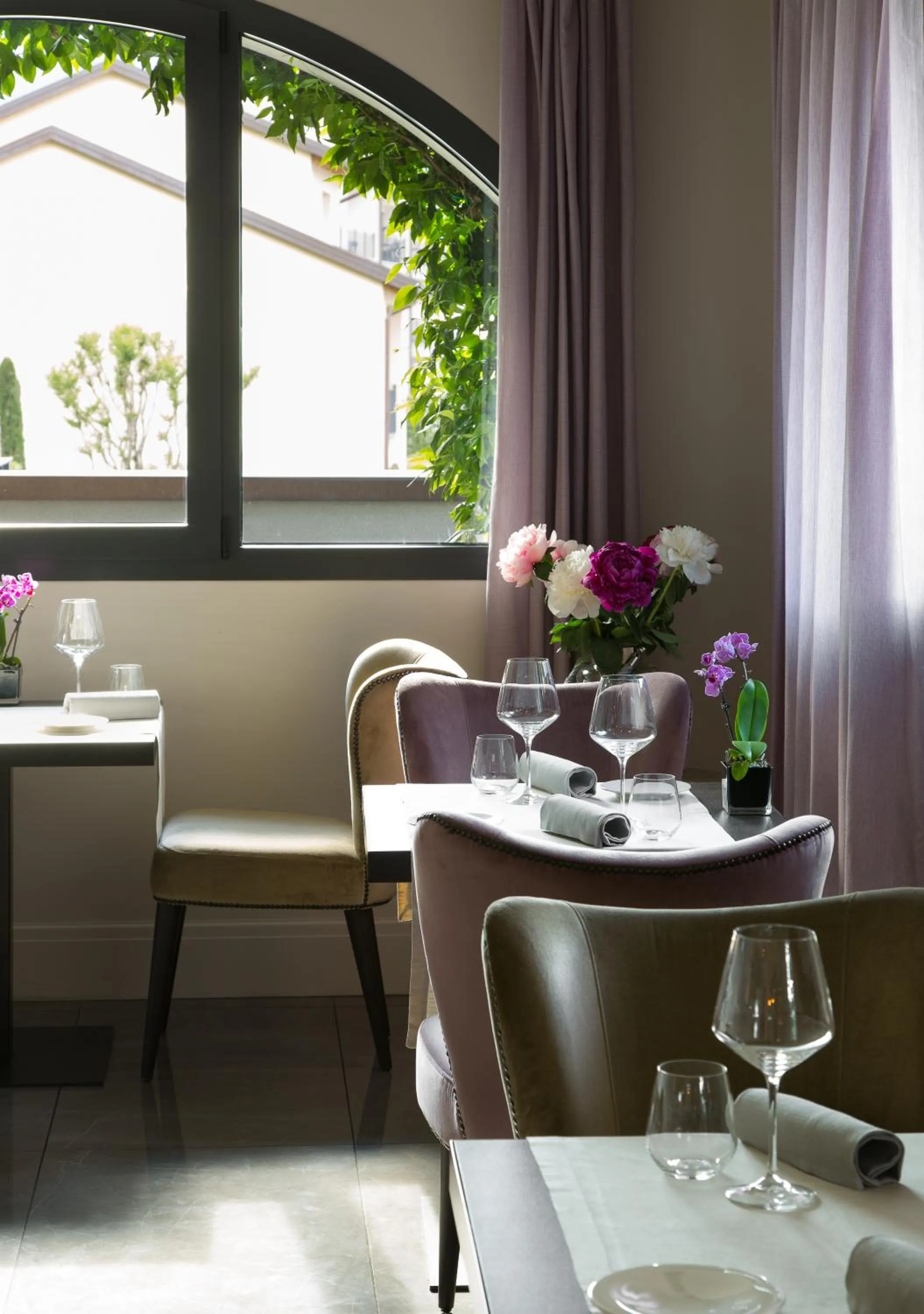 Restaurant/places to eat in Filario Hotel & Residences