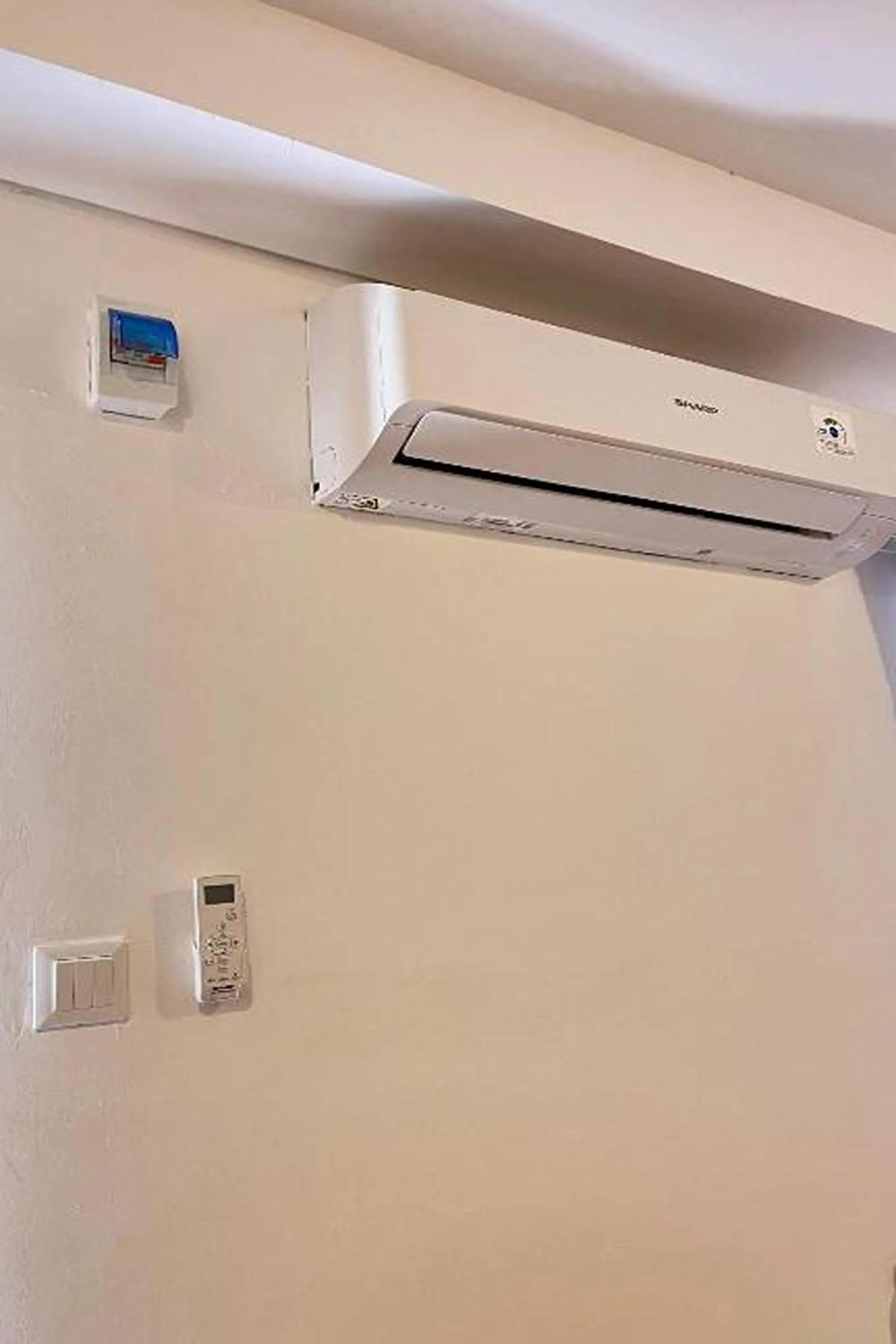 air conditioner in Bluebell House