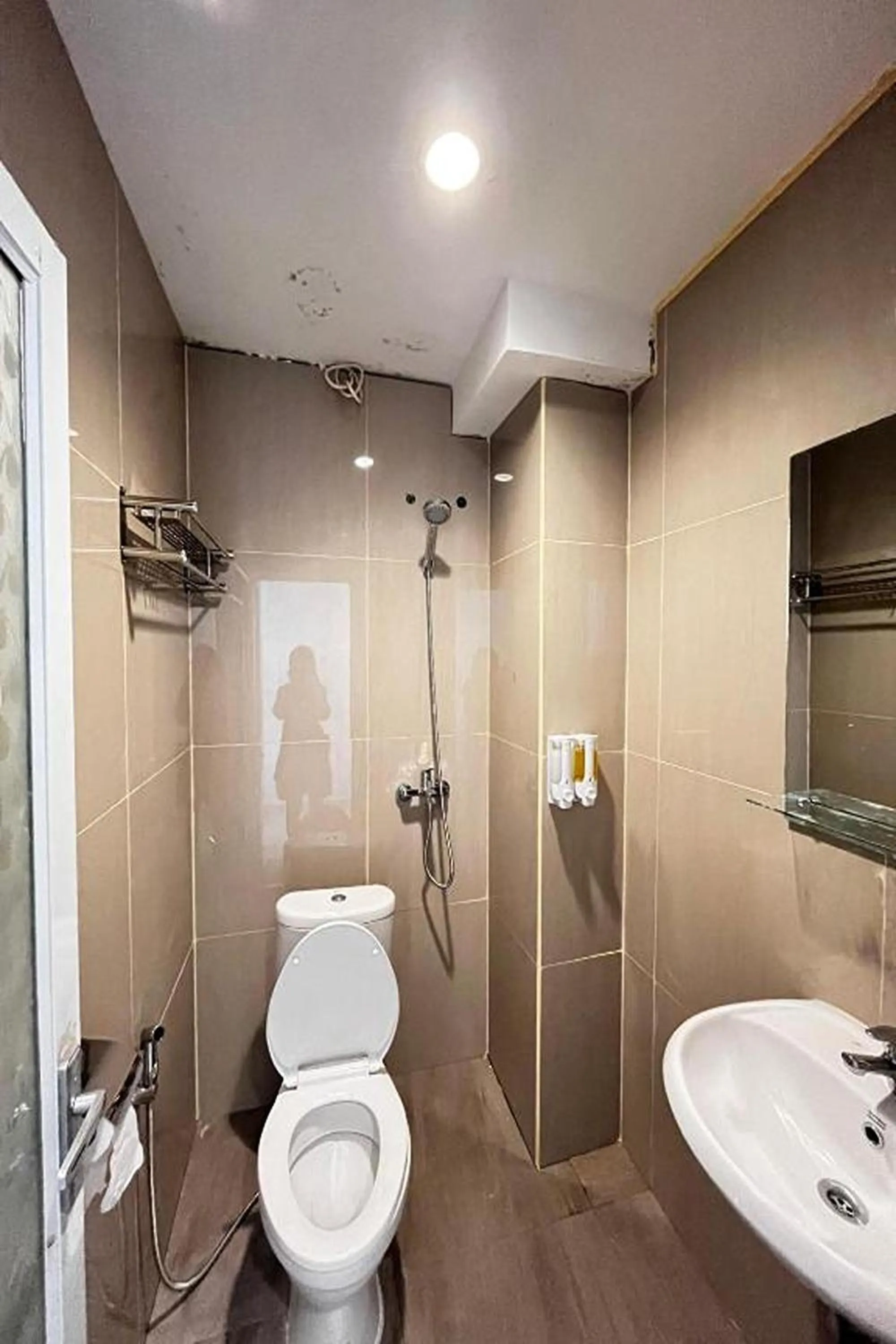 Toilet in Bluebell House