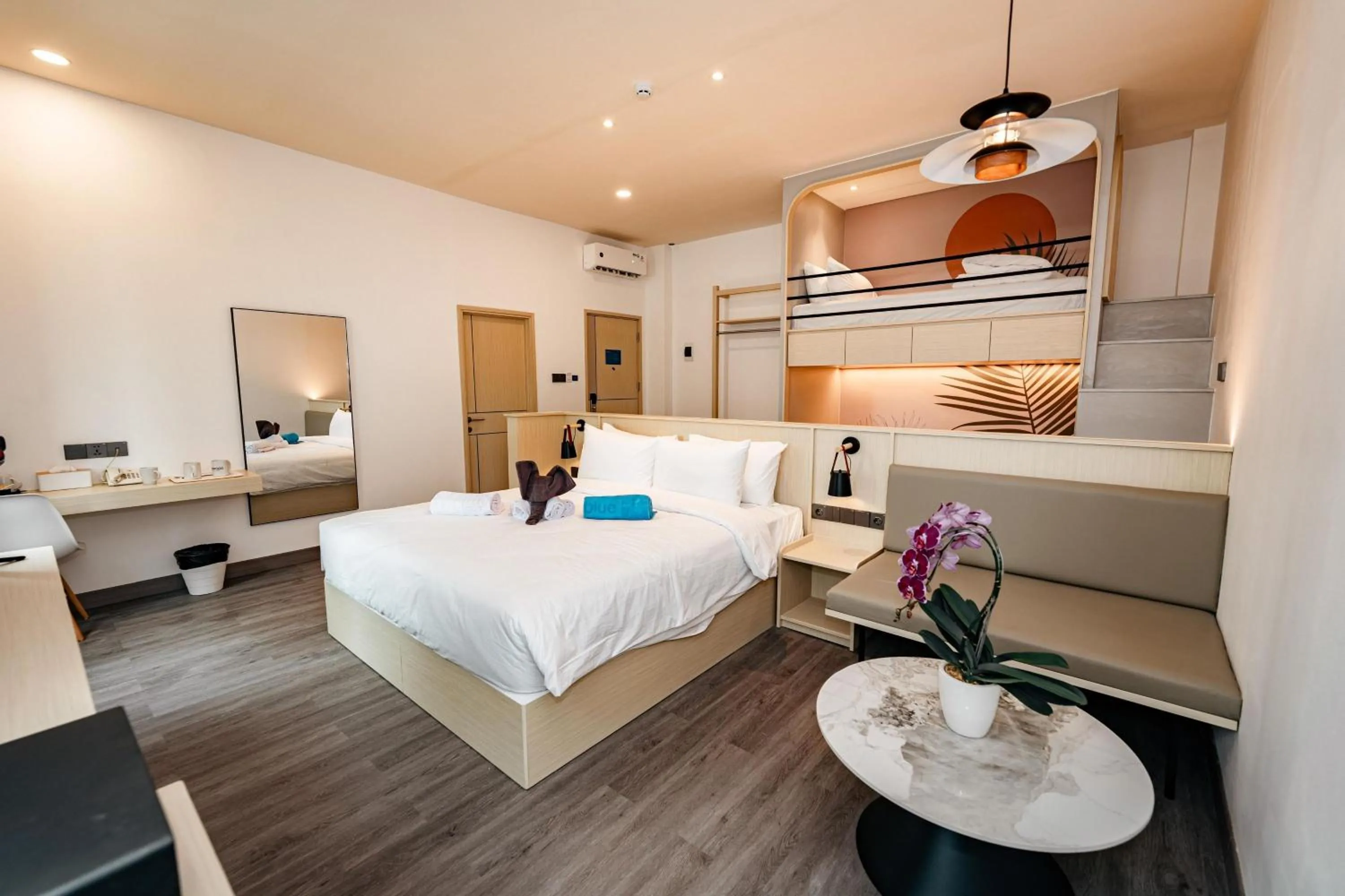 Bed in True Blue Hotel Menteng