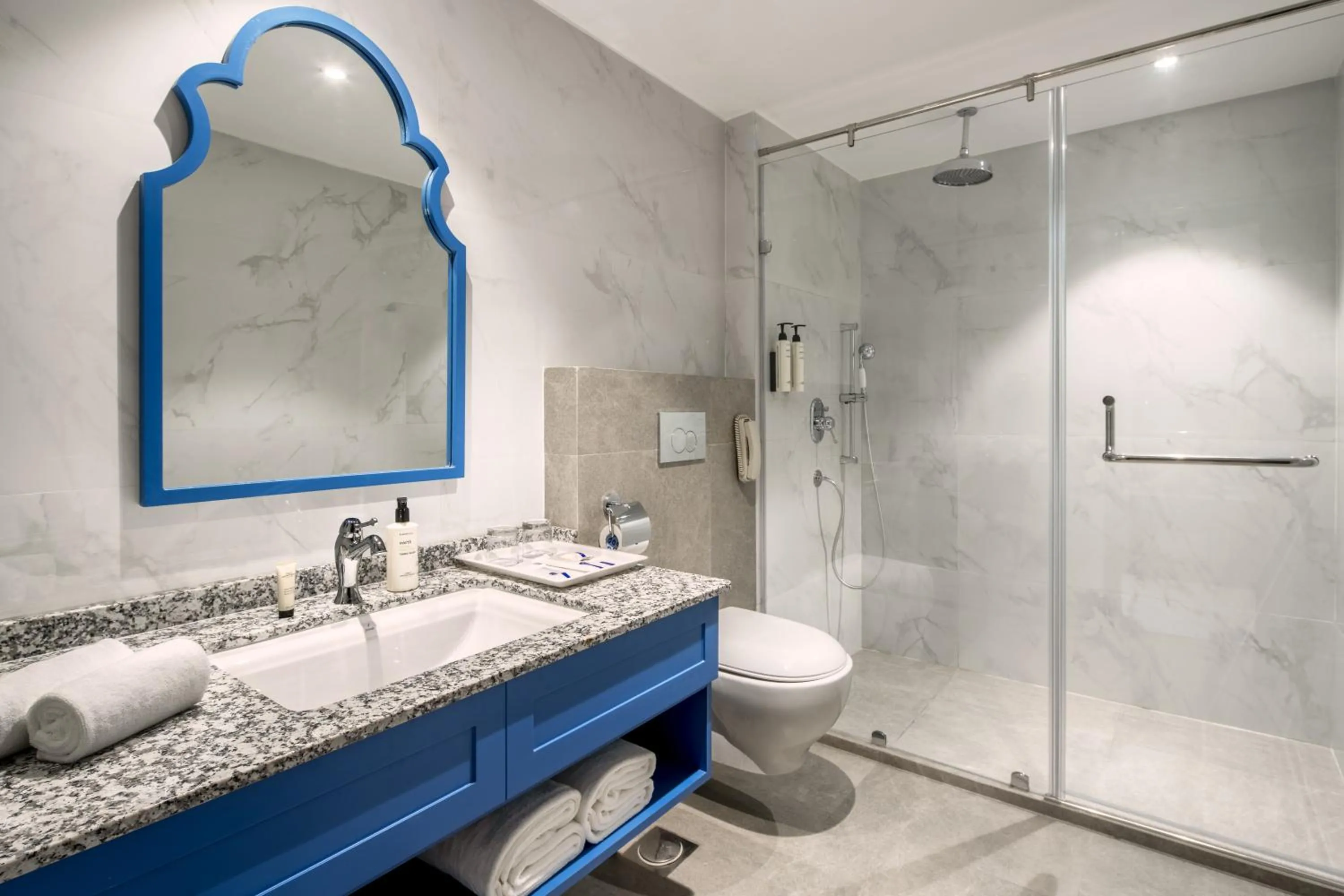 Shower in MJ Sarovar Portico Haridwar