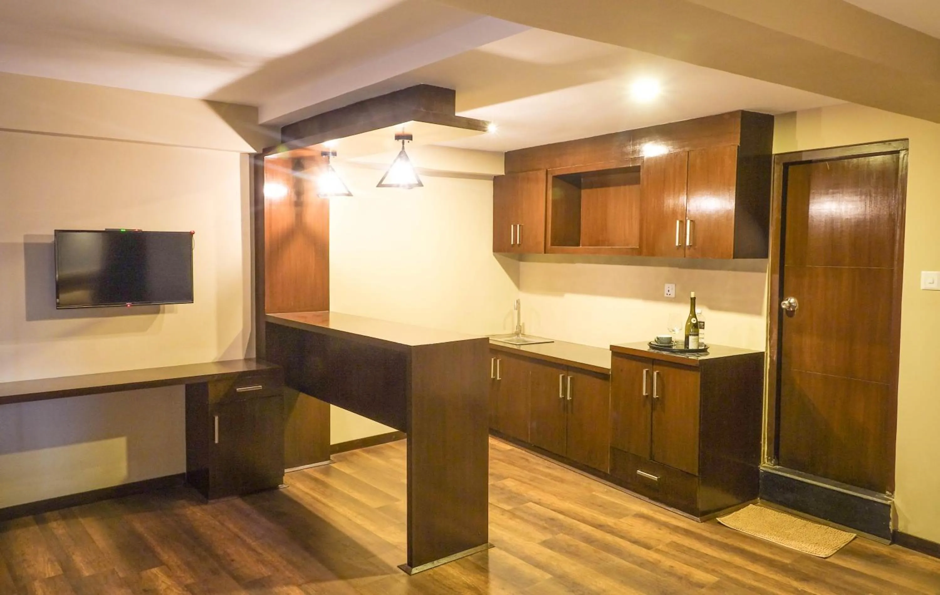 TV and multimedia in Quays Himalayan
