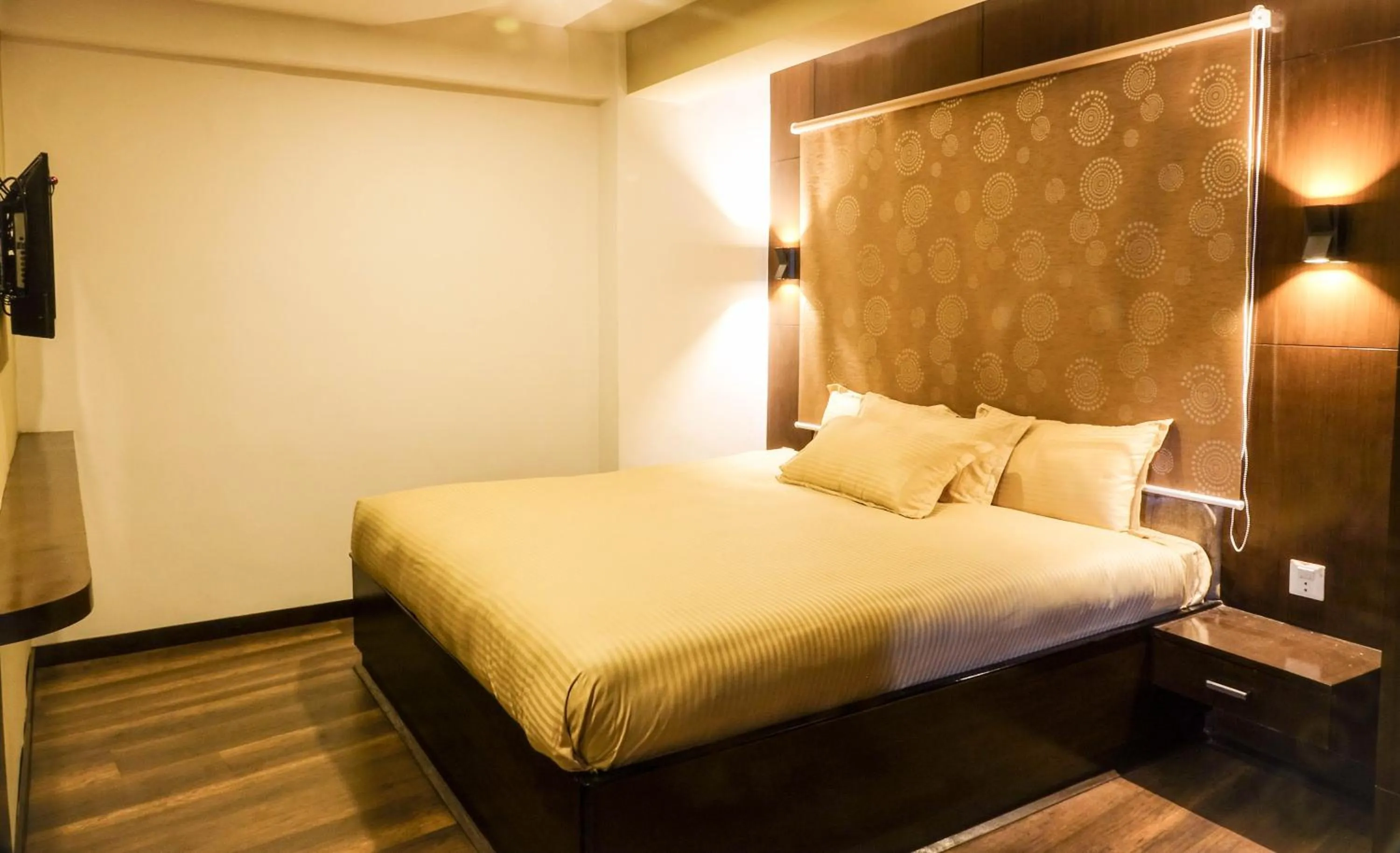 Bedroom in Quays Himalayan