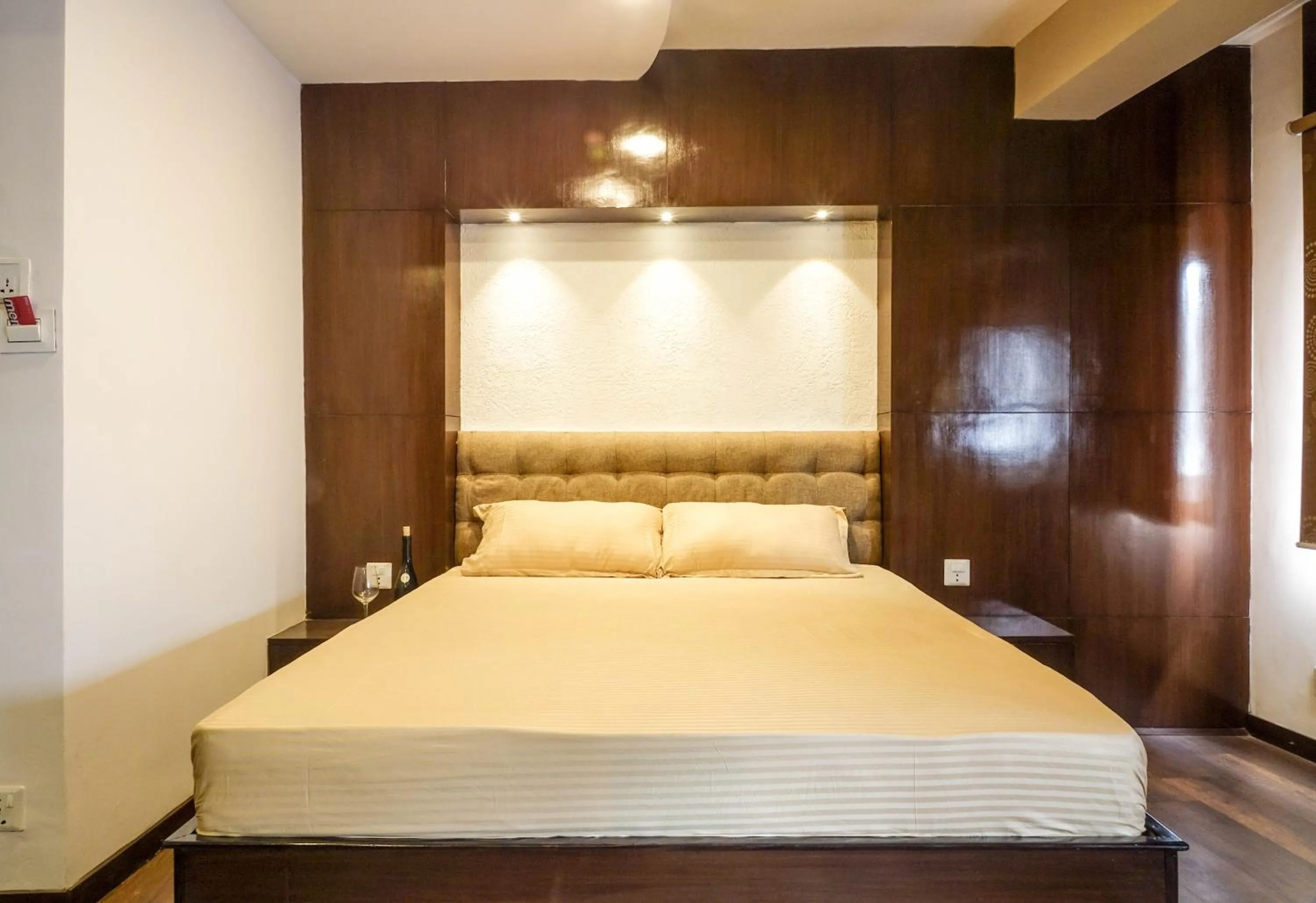 Bedroom in Quays Himalayan