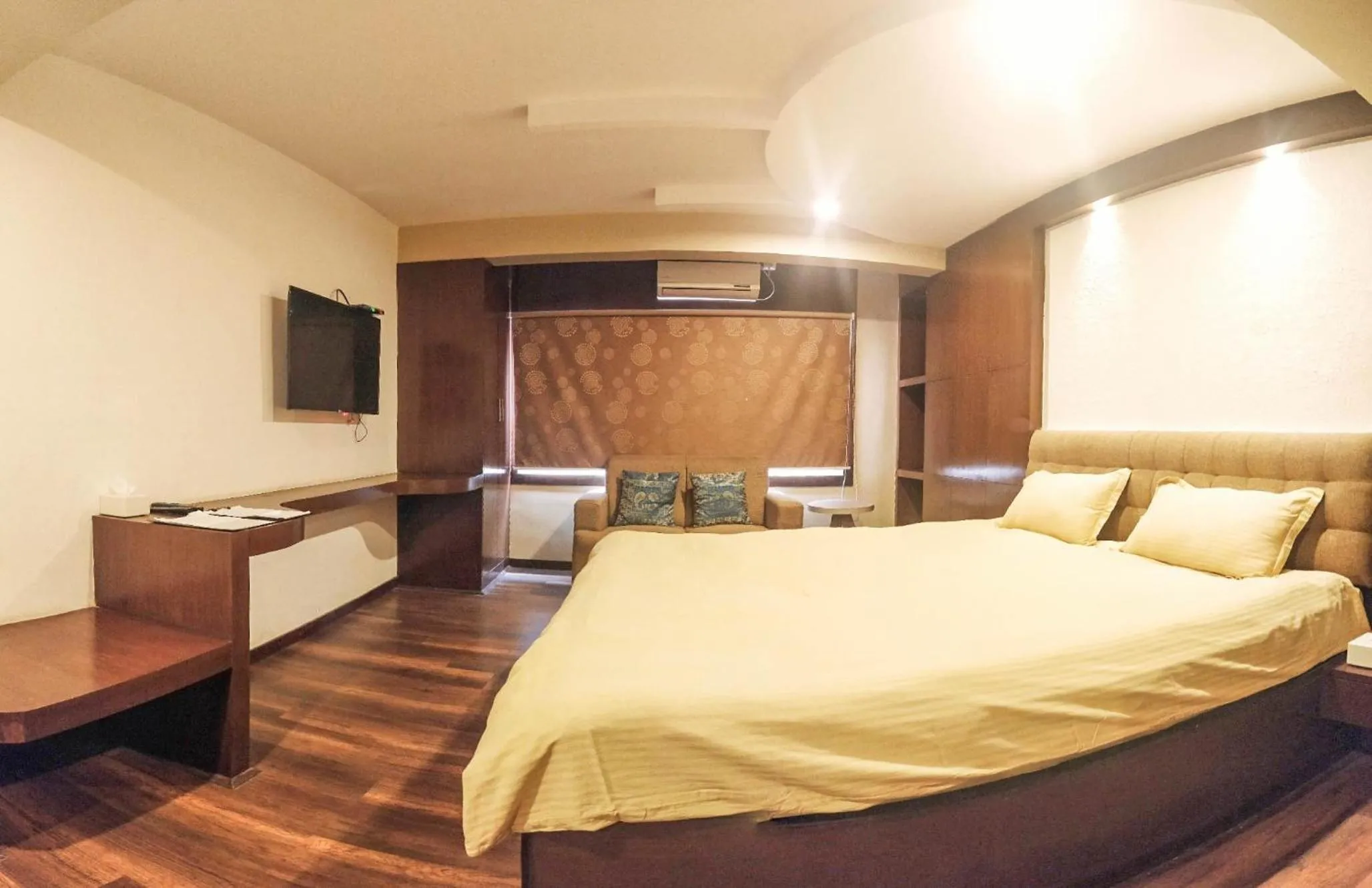 Bed in Quays Himalayan