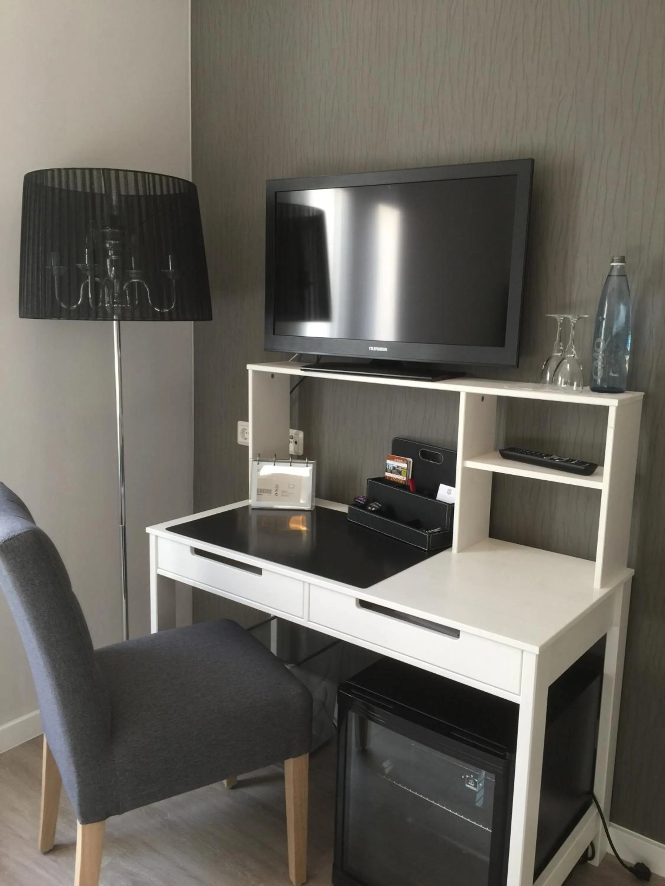 TV and multimedia in Hotel Achilles