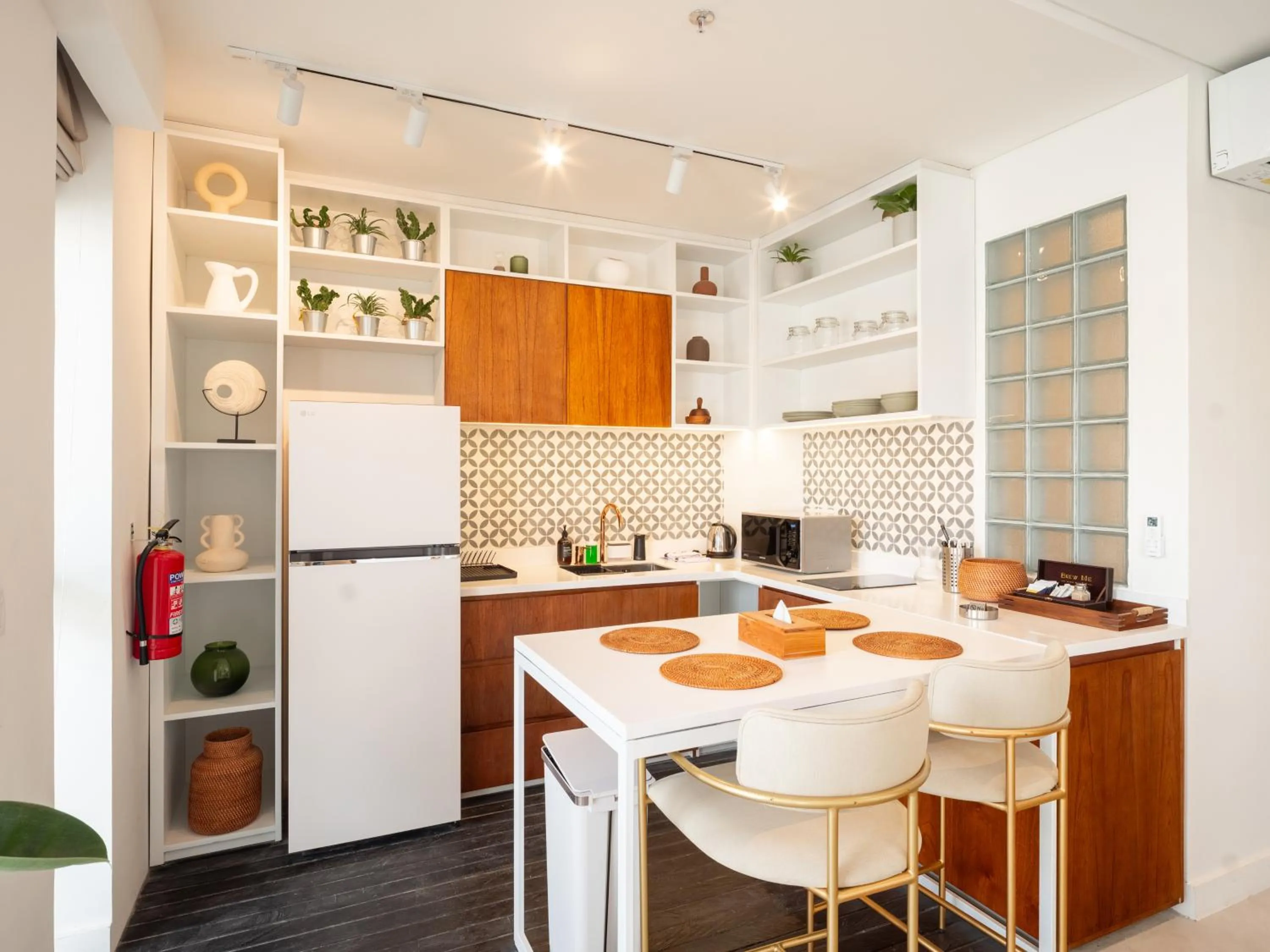 Kitchen or kitchenette in The Cruise Berawa - Design Apartments & Penthouses by CPM Bali