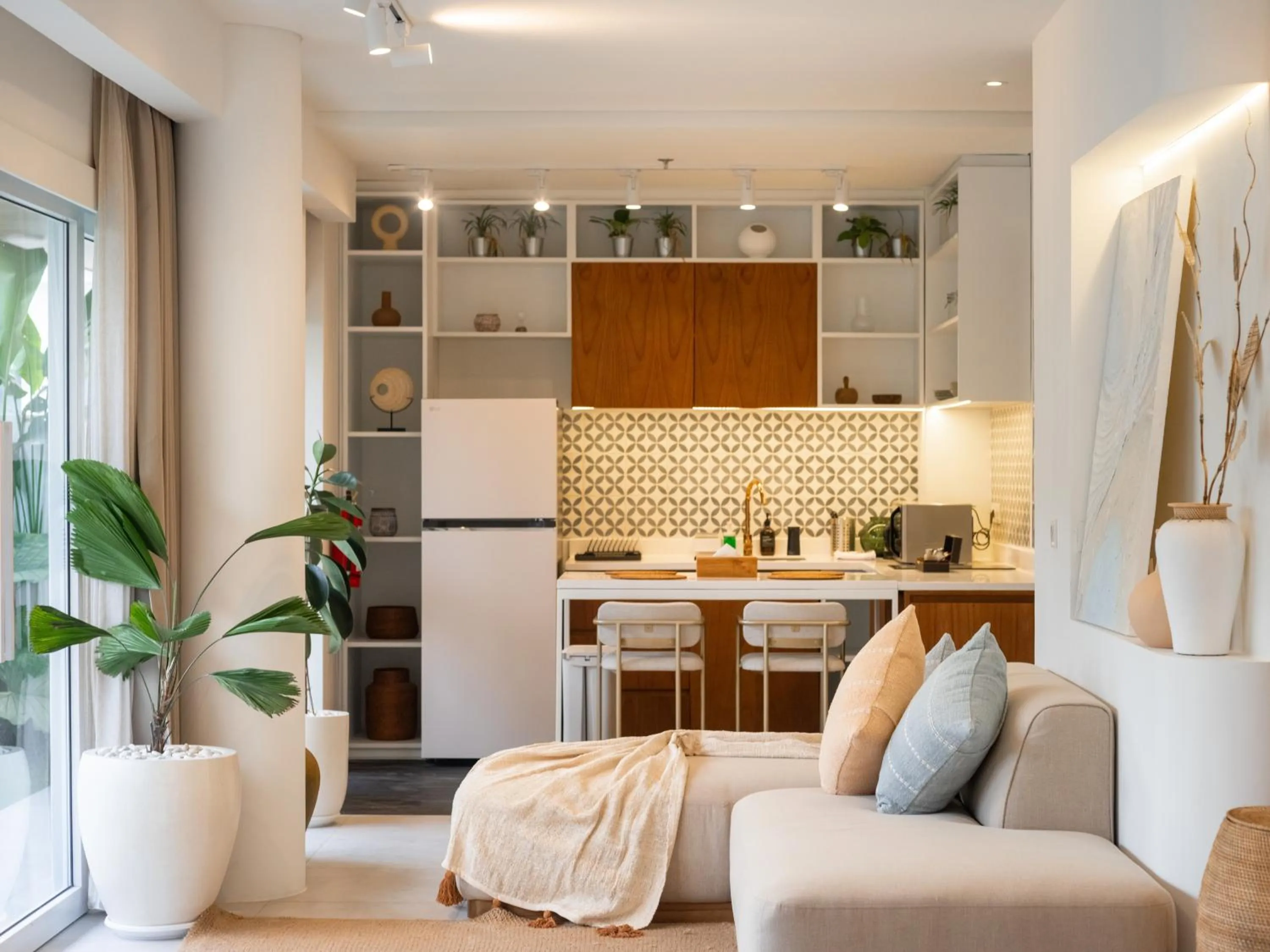 Kitchen or kitchenette in The Cruise Berawa - Design Apartments & Penthouses by CPM Bali