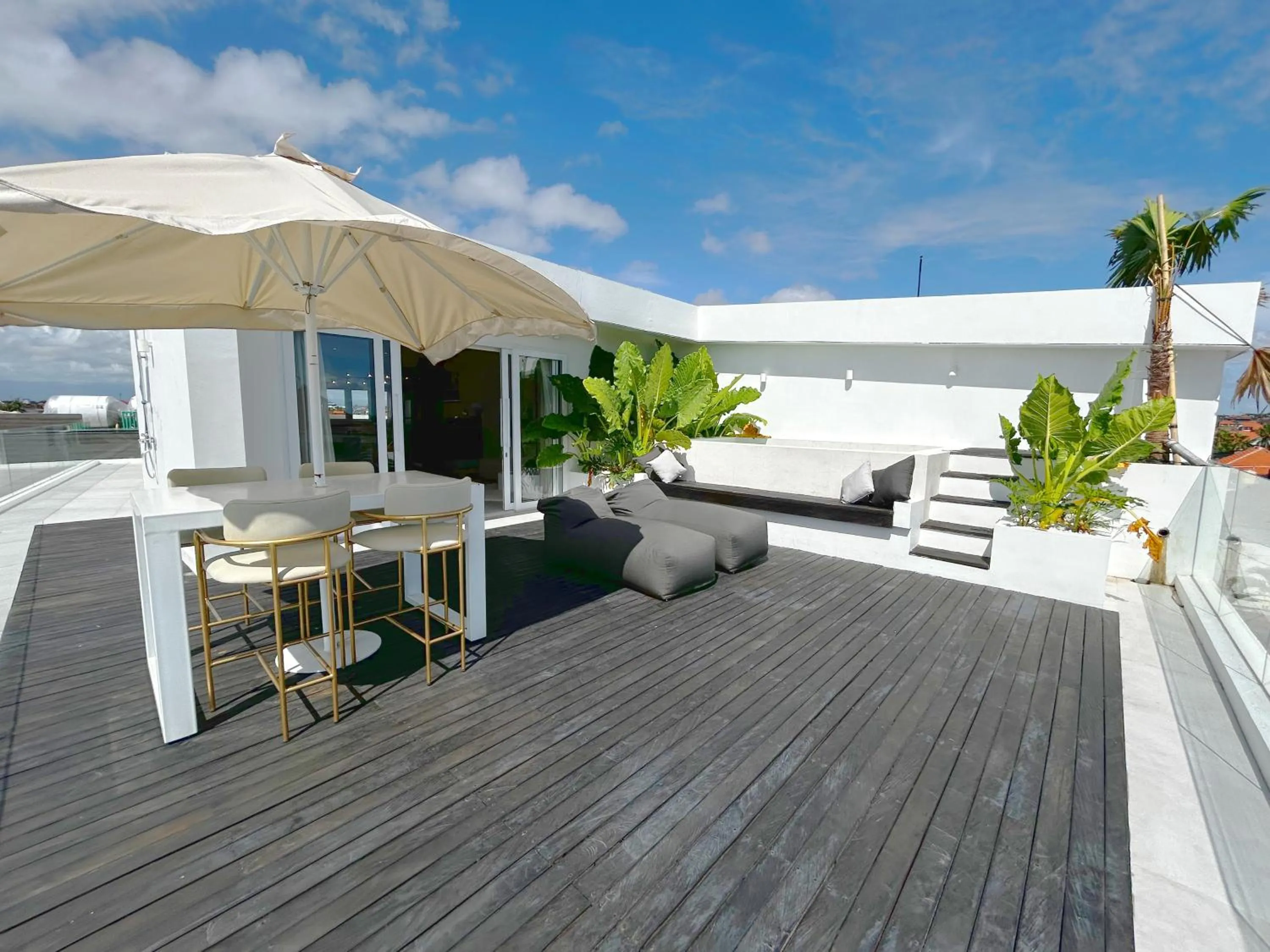 Balcony/Terrace in The Cruise Berawa - Design Apartments & Penthouses by CPM Bali