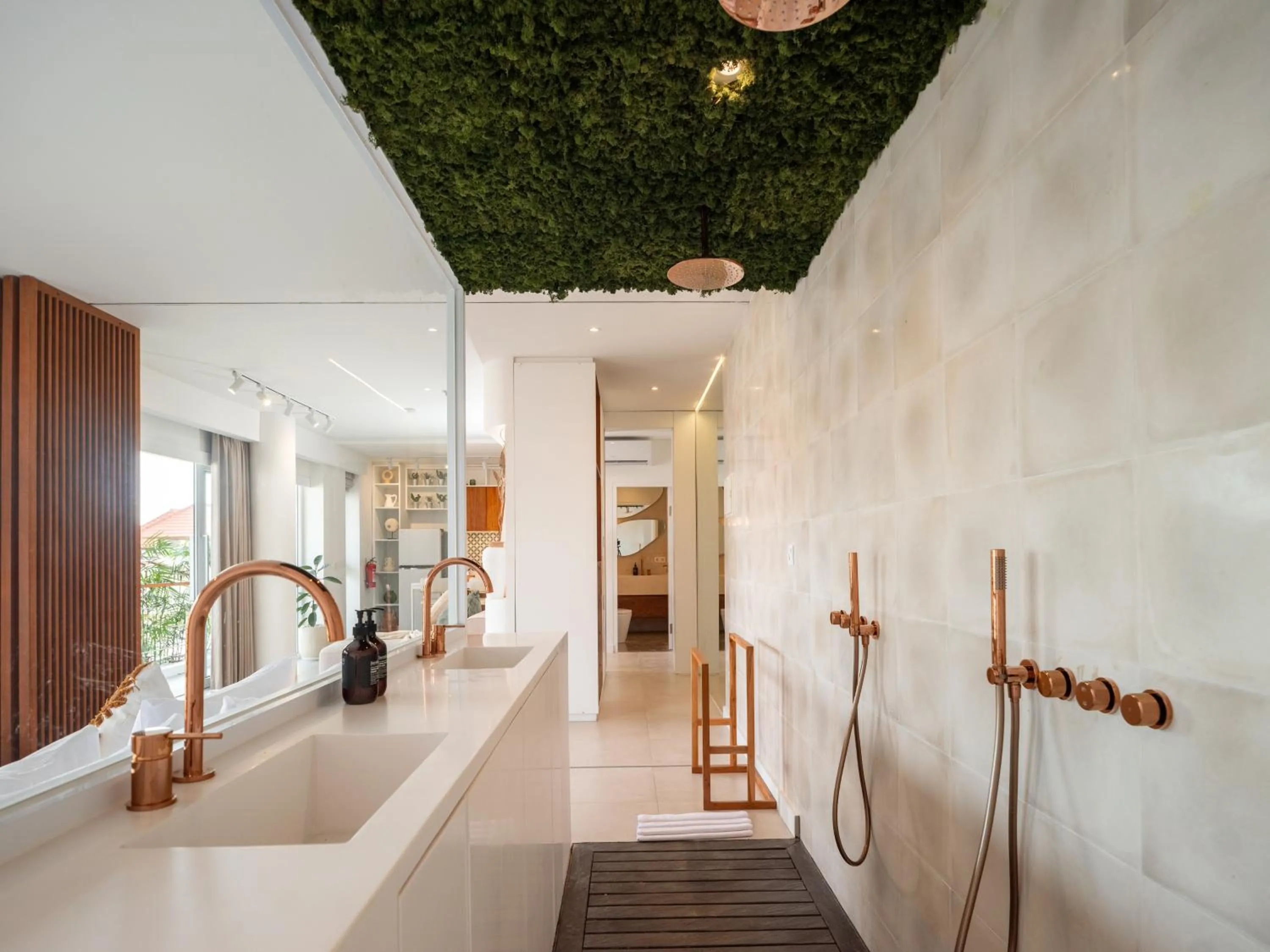 Bathroom in The Cruise Berawa - Design Apartments & Penthouses by CPM Bali