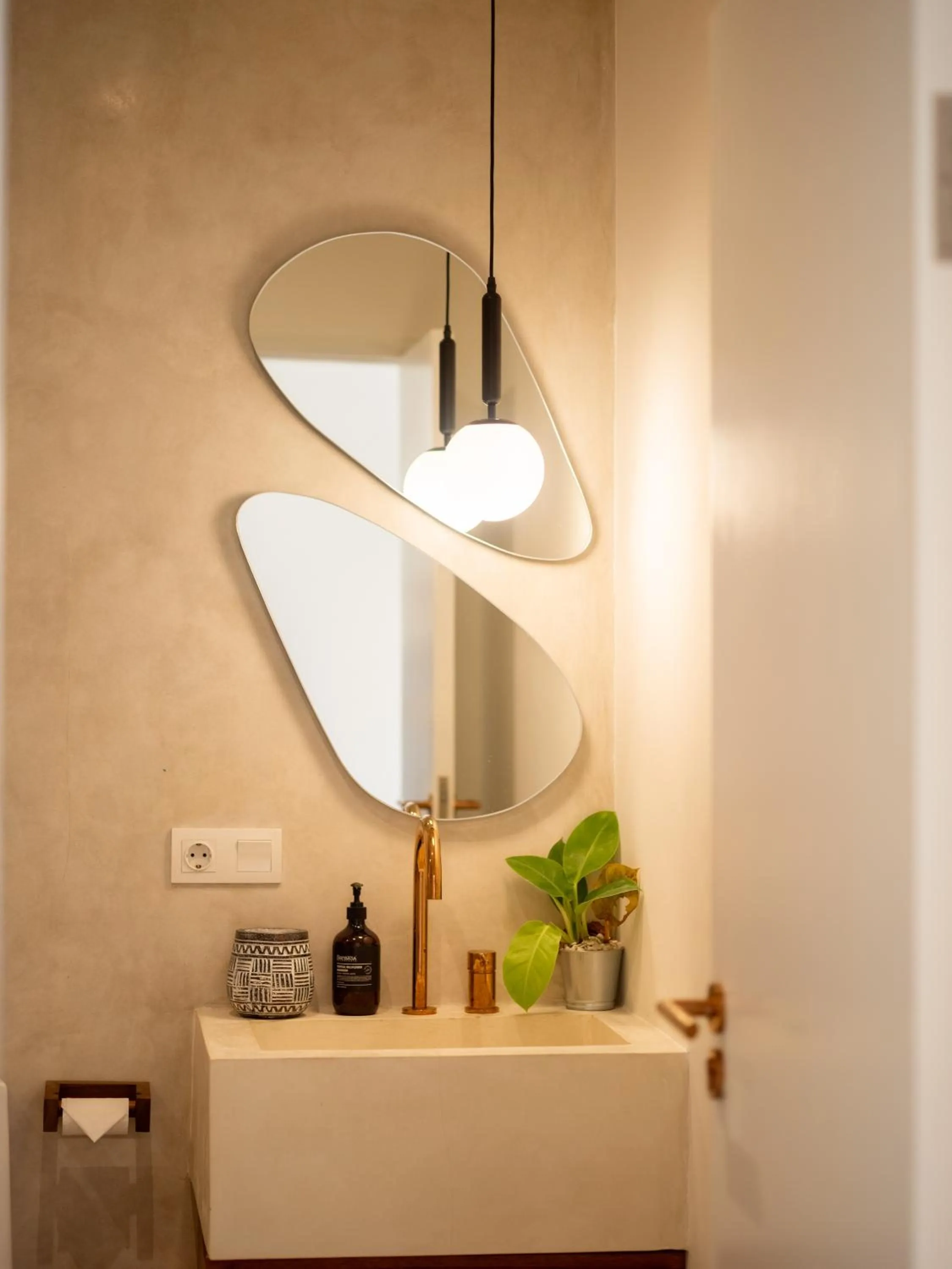 Bathroom in The Cruise Berawa - Design Apartments & Penthouses by CPM Bali