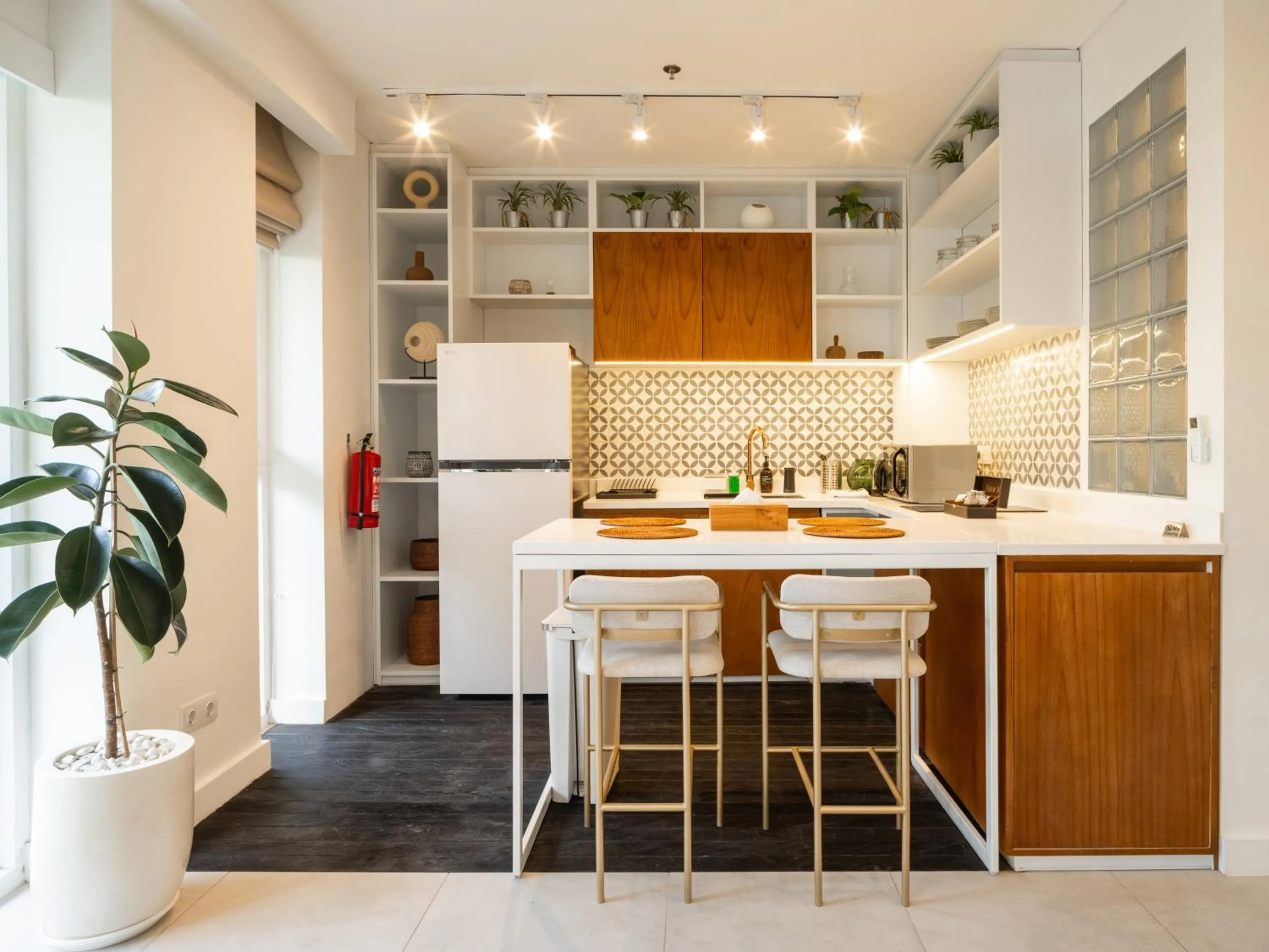 Kitchen or kitchenette in The Cruise Berawa - Design Apartments & Penthouses by CPM Bali