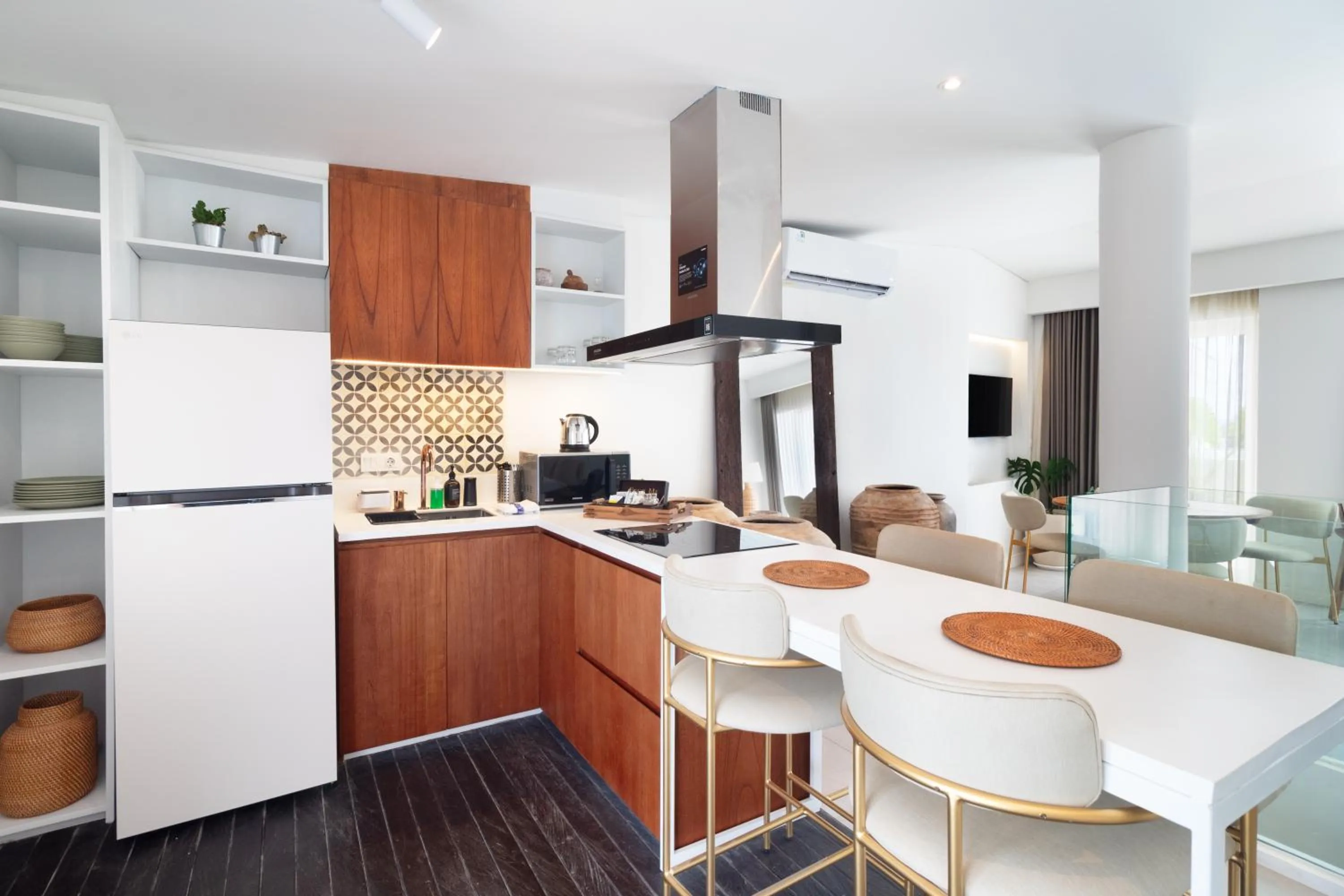 Kitchen or kitchenette in The Cruise Berawa - Design Apartments & Penthouses by CPM Bali