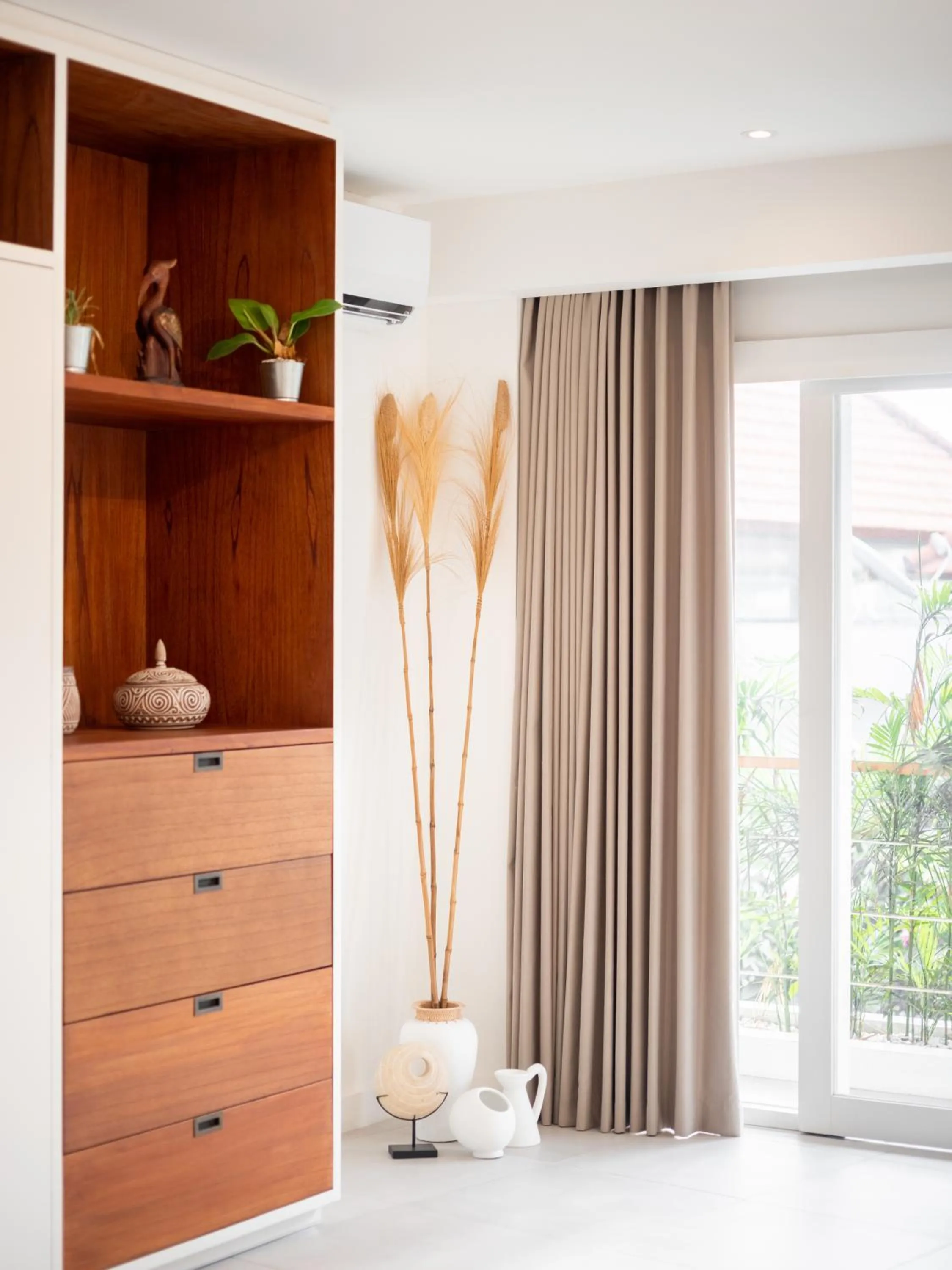 wardrobe in The Cruise Berawa - Design Apartments & Penthouses by CPM Bali