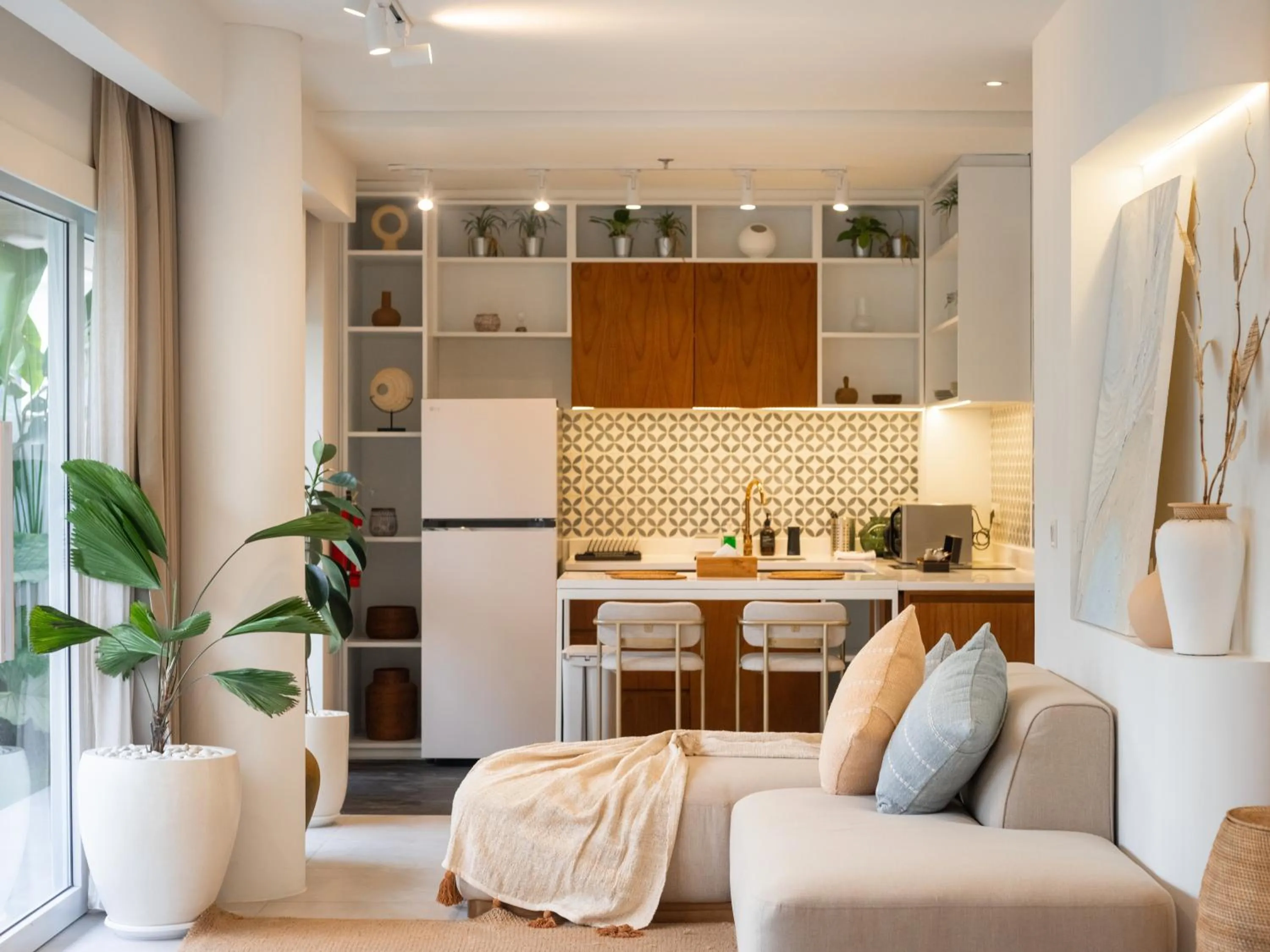 Kitchen or kitchenette in The Cruise Berawa - Design Apartments & Penthouses by CPM Bali